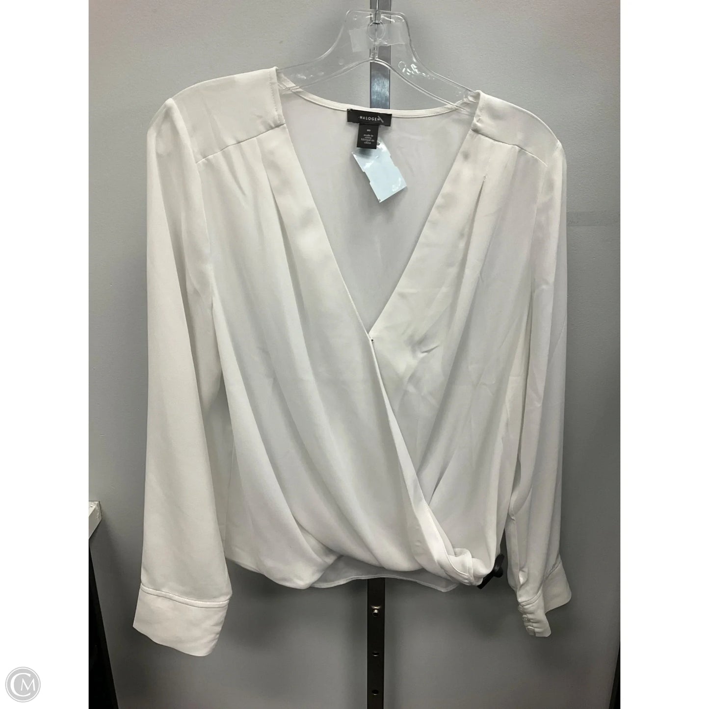 Top Long Sleeve By Halogen In White, Size: M