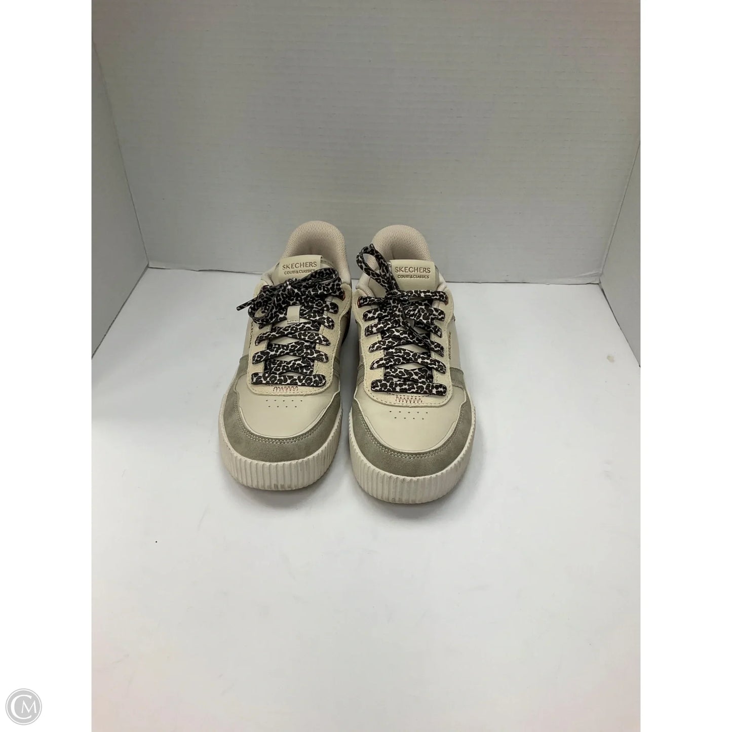 Shoes Sneakers By Skechers In Cream, Size: 6.5