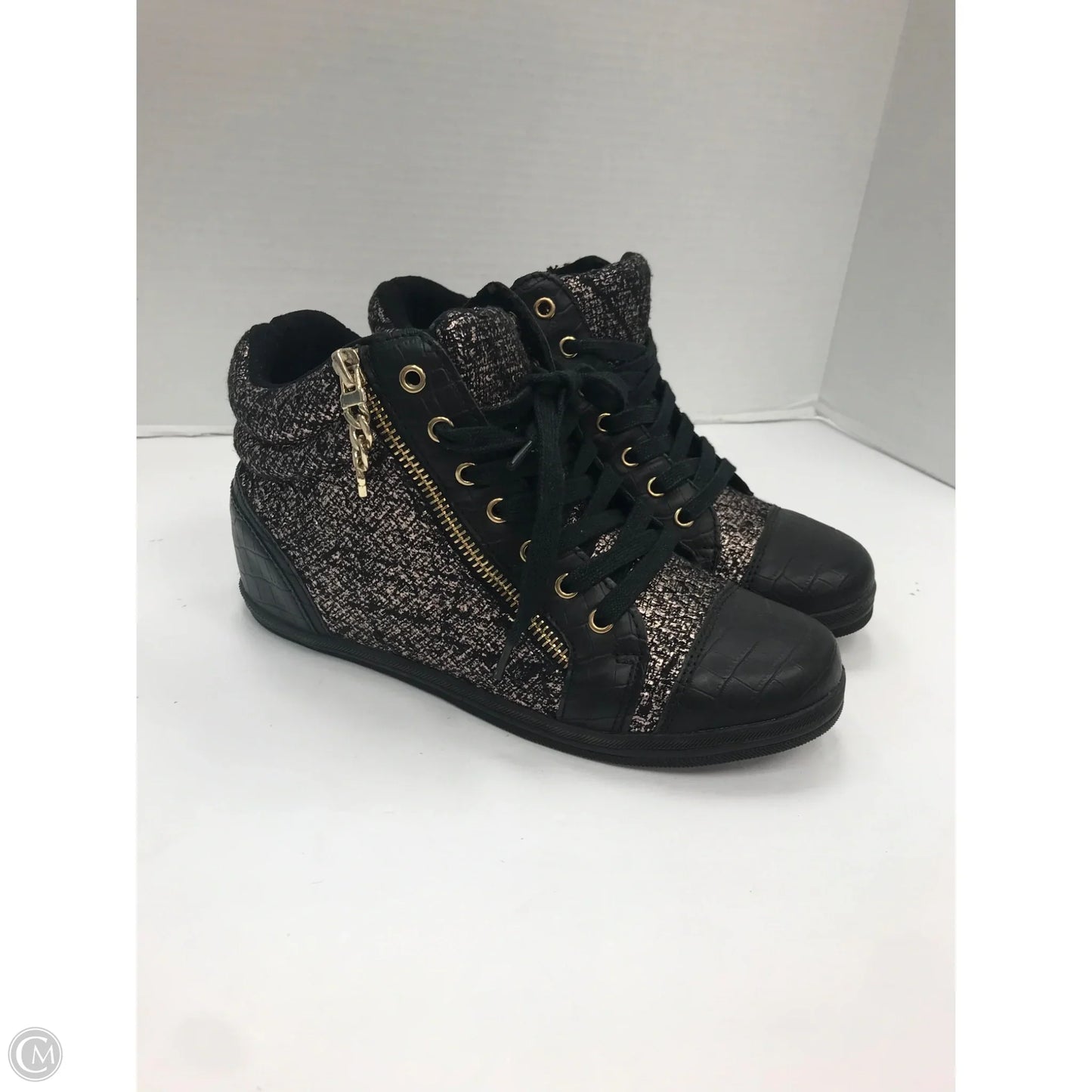 Shoes Sneakers By Call It Spring In Black & Gold, Size: 8