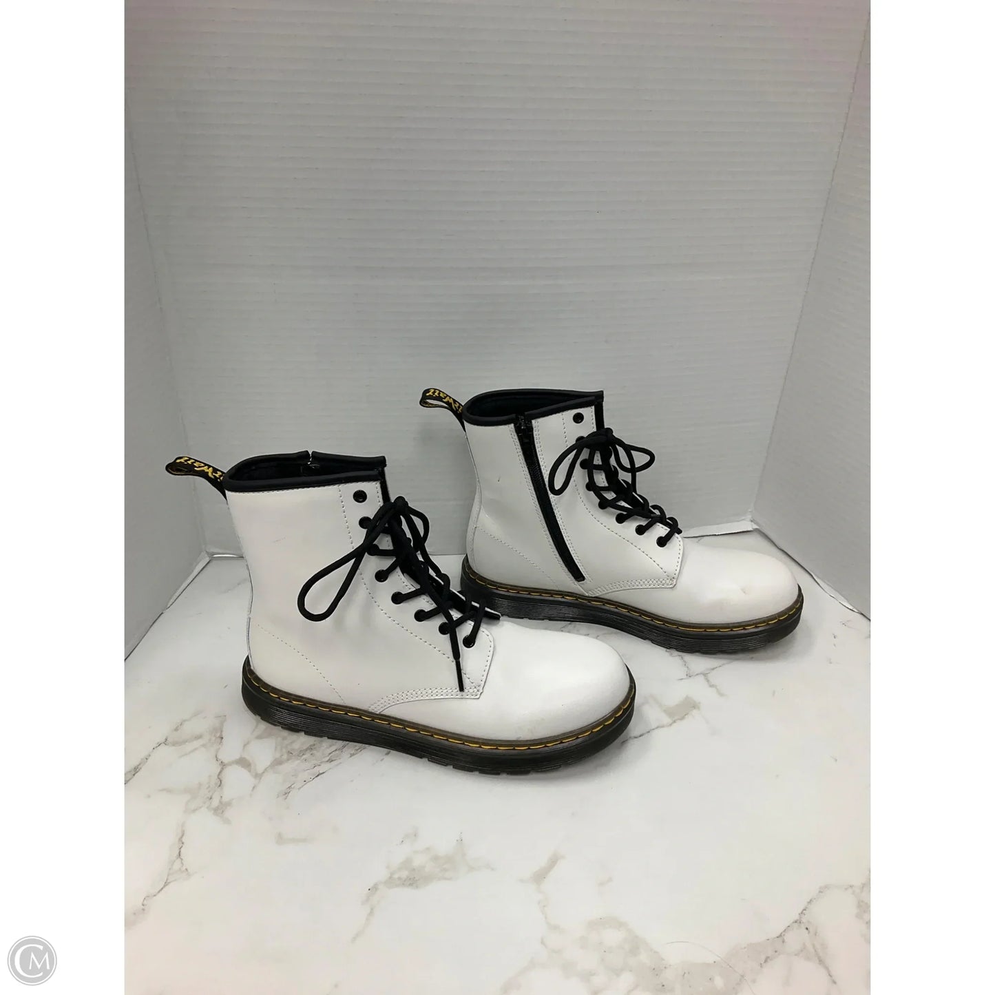 Boots Ankle Flats By Dr Martens In White, Size: 7