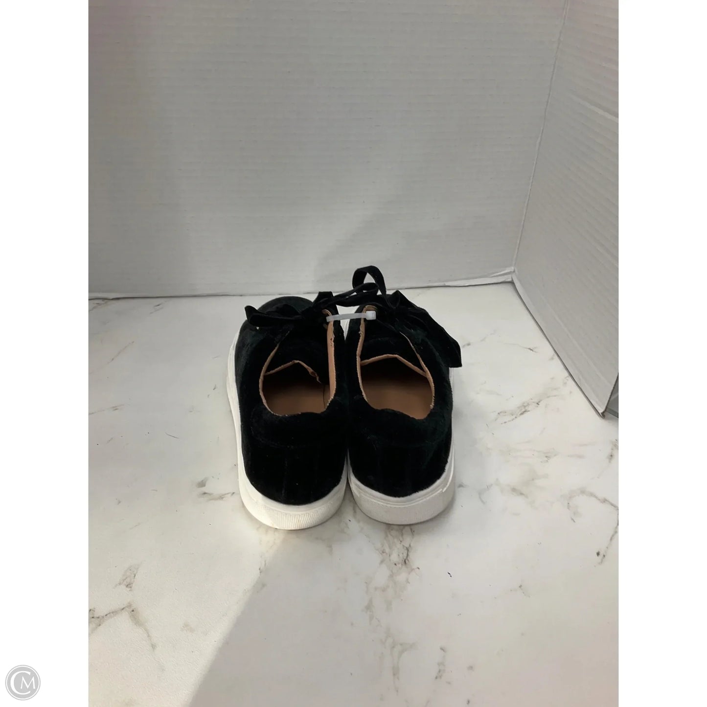 Shoes Sneakers By Loft In Black, Size: 7.5
