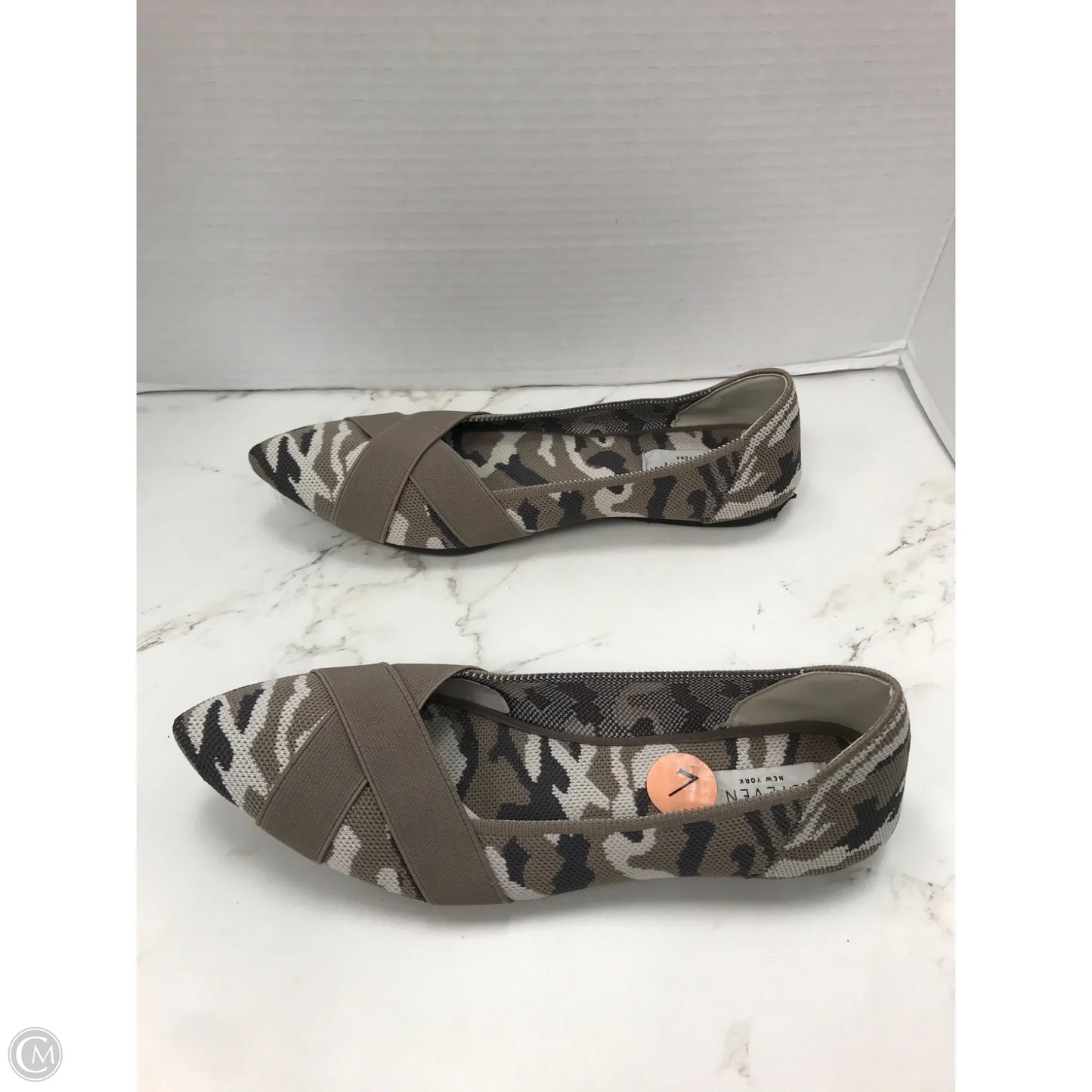 Shoes Flats By Cmc In Camouflage Print, Size: 7