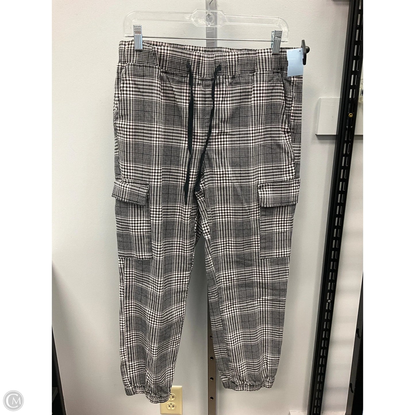 Pants Cargo & Utility By Tinseltown In Plaid Pattern, Size: L