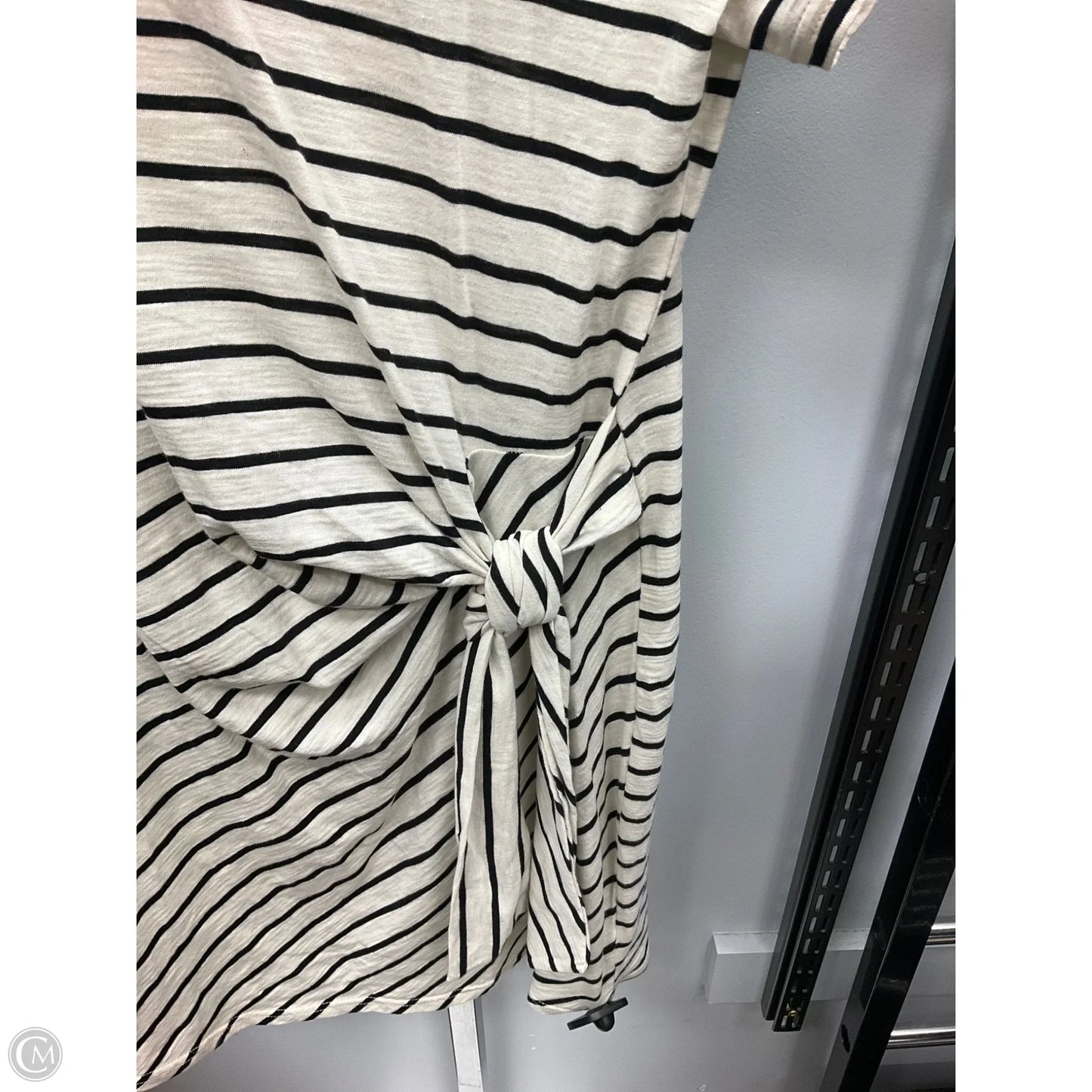 Dress Casual Short By Gap In Striped Pattern, Size: M