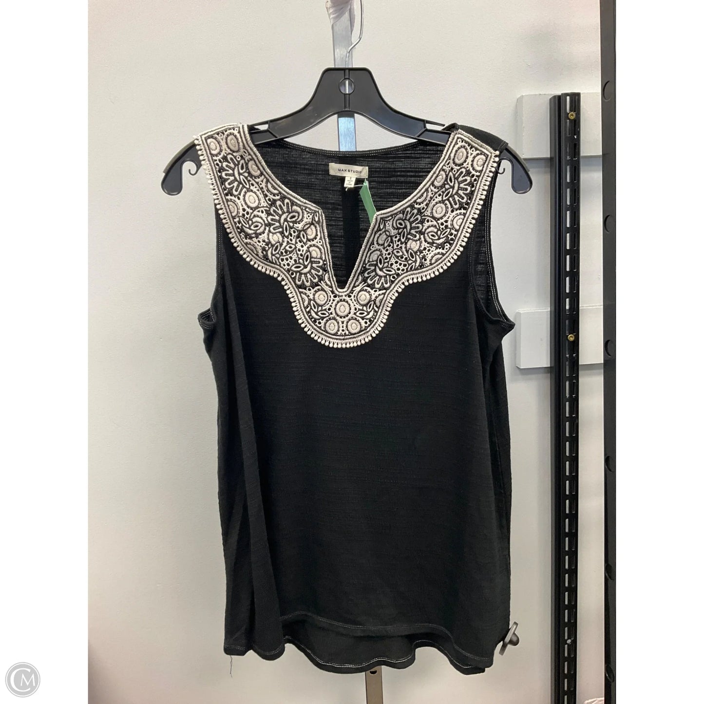 Top Sleeveless By Max Studio In Black & White, Size: S