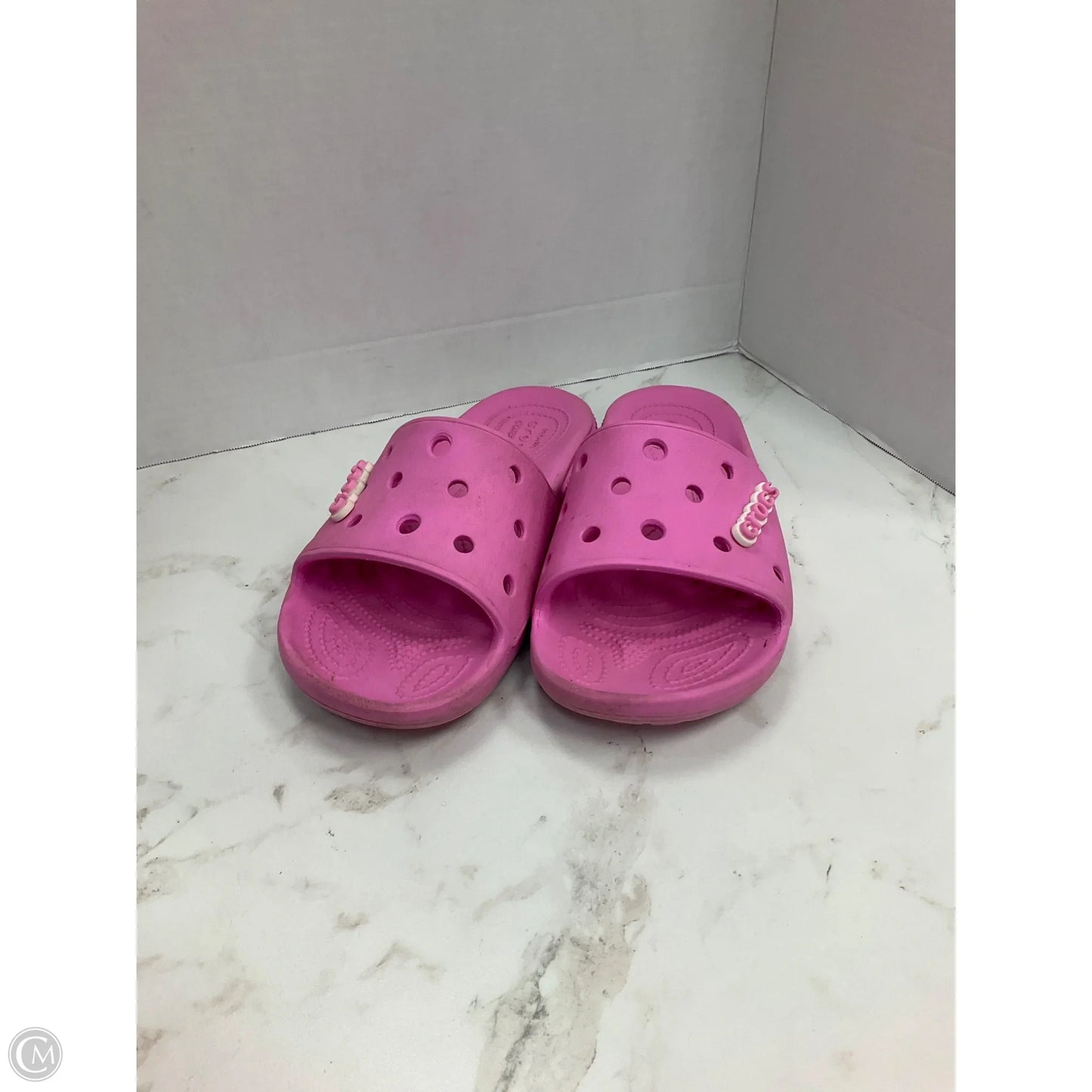 Sandals Flats By Crocs In Pink, Size: 6