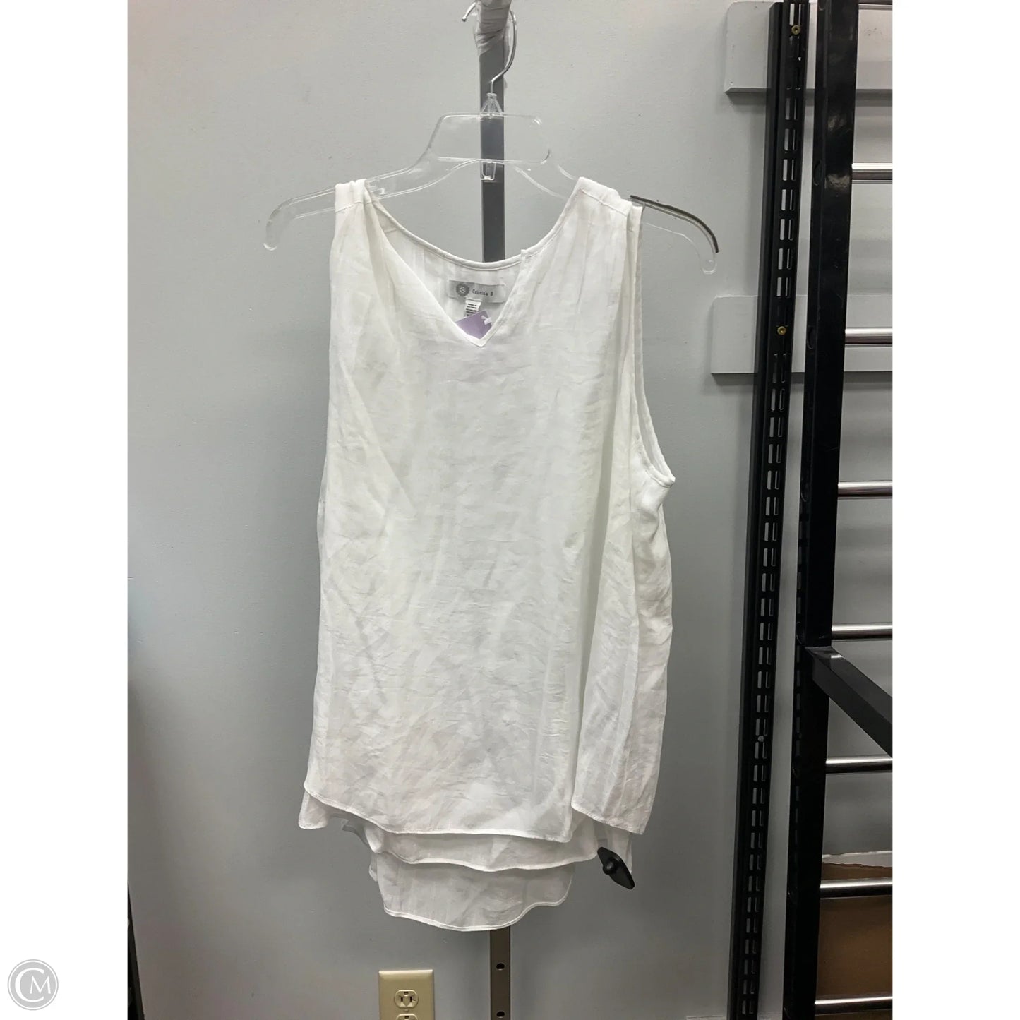 Top Sleeveless By Cmc In White, Size: L