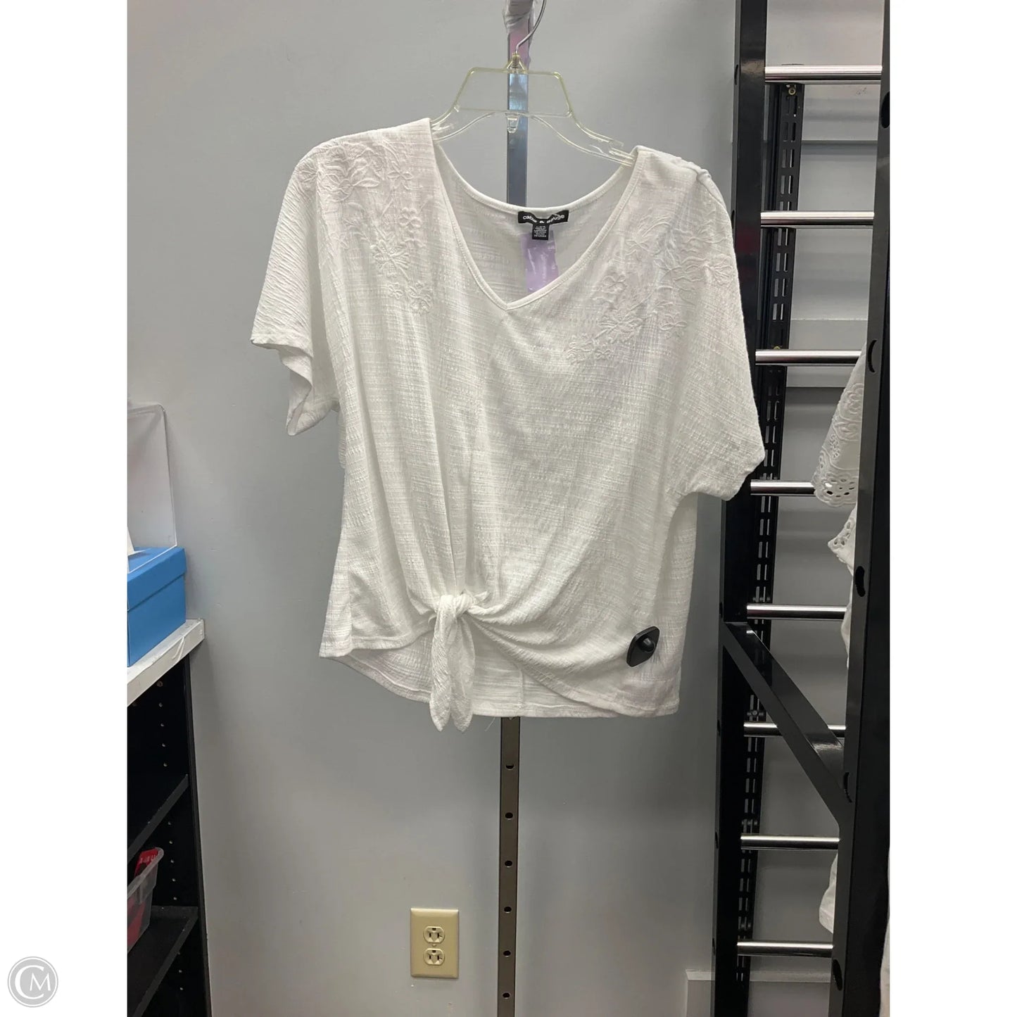 Top Short Sleeve By Cable And Gauge In White, Size: L