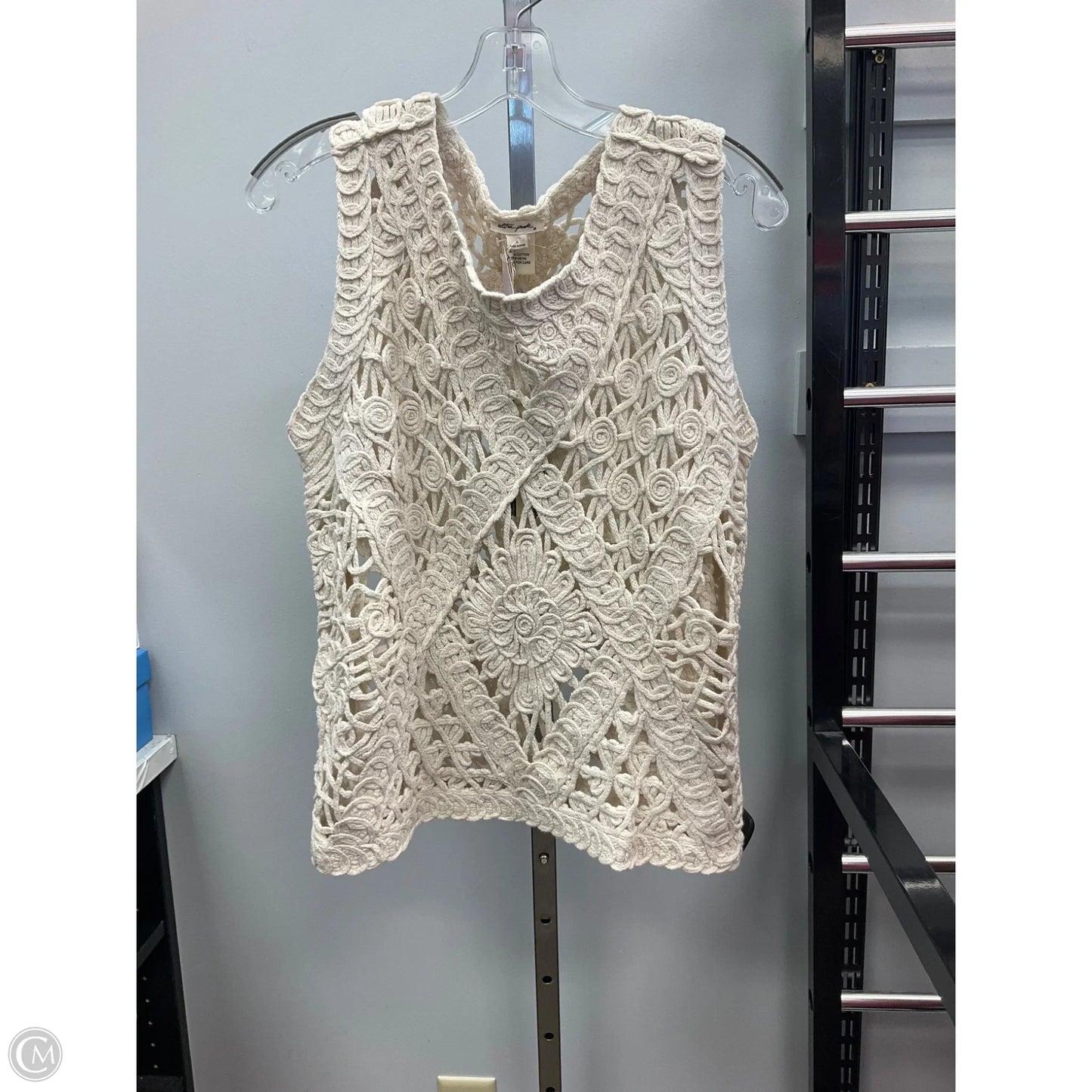 Top Sleeveless By Ultra Pink In Cream, Size: L
