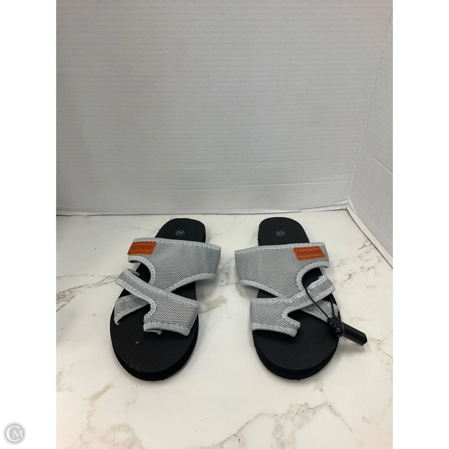 Sandals Flip Flops By Clothes Mentor In Grey, Size: 9