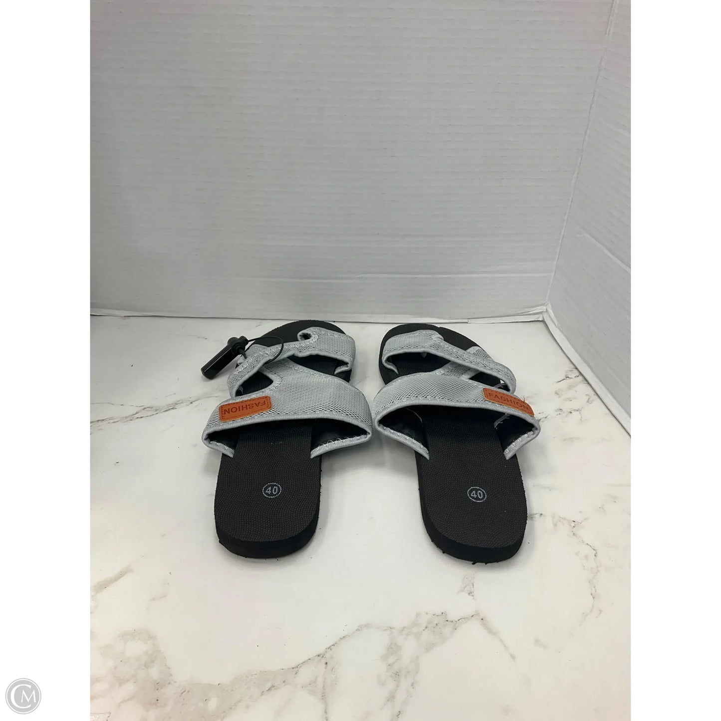 Sandals Flip Flops By Clothes Mentor In Grey, Size: 9