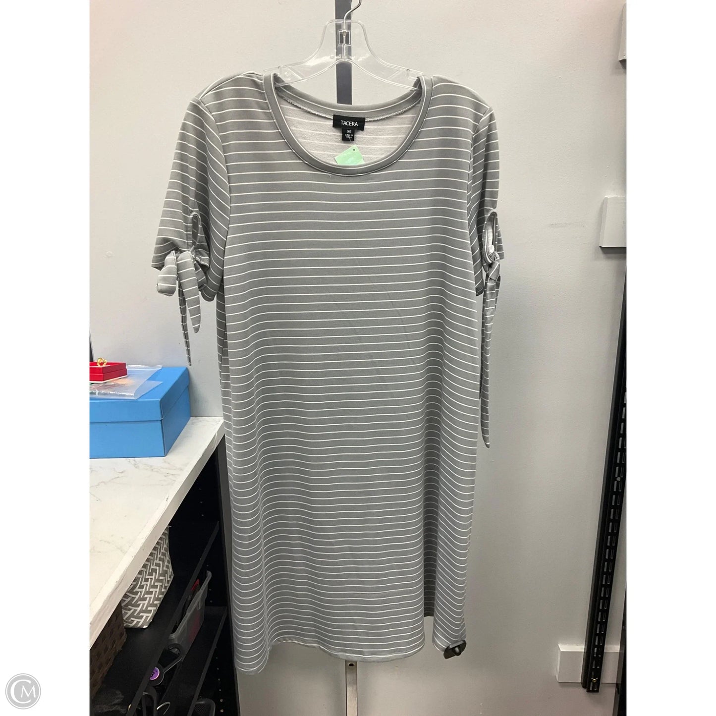 Dress Casual Short By Tacera In Grey & White, Size: M