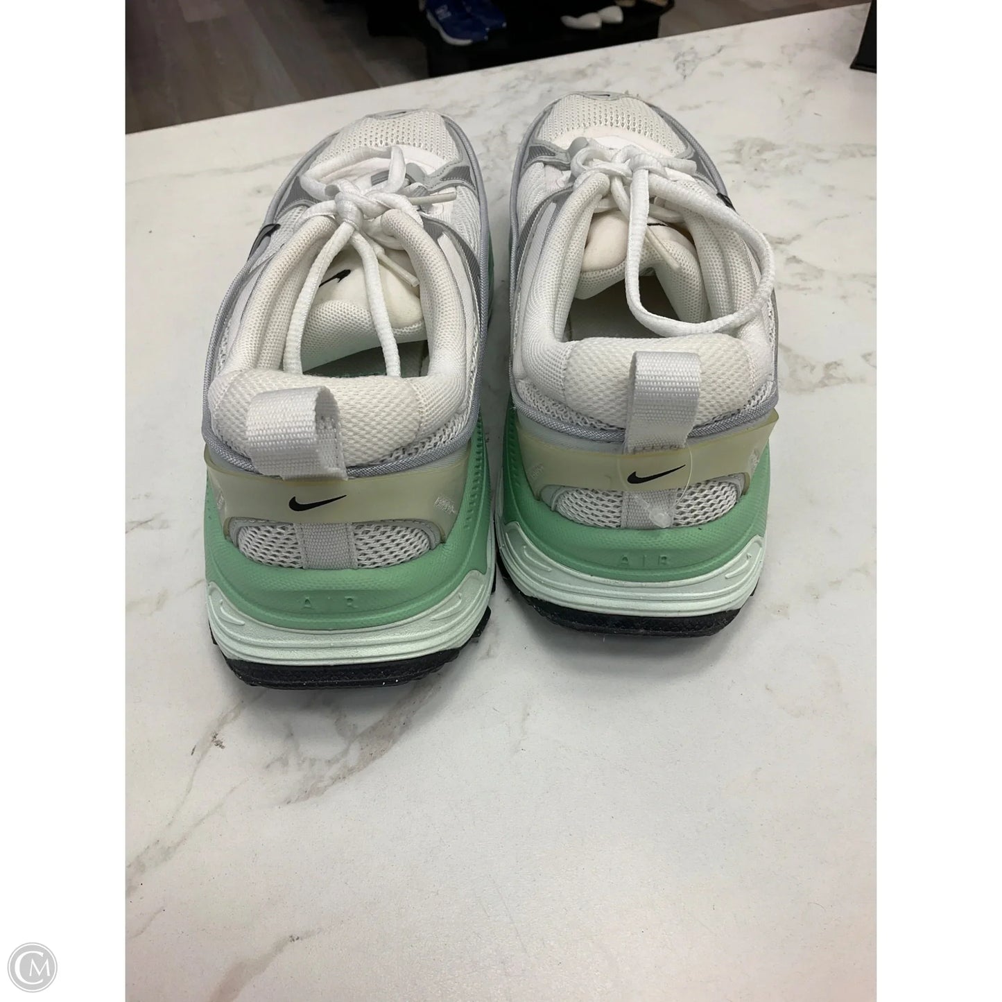 Shoes Athletic By Nike In Green & White, Size: 8