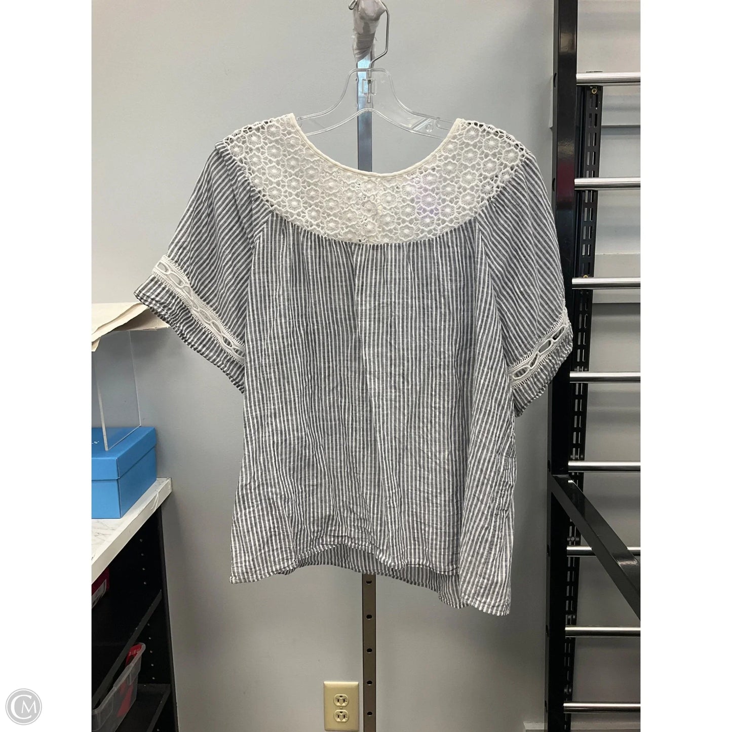 Top Short Sleeve By Loft In Striped Pattern, Size: S