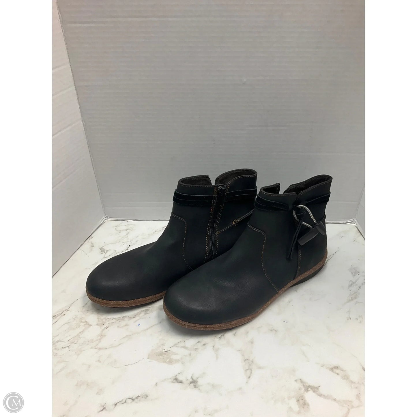 Boots Ankle Flats By Boc In Black, Size: 10
