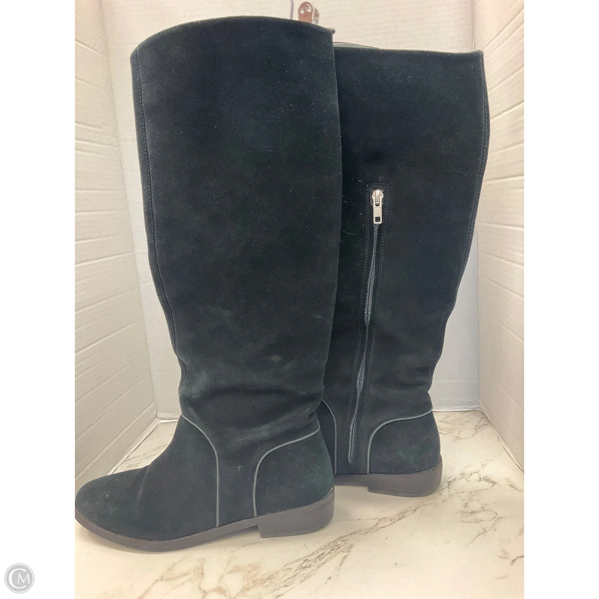 Boots Designer By Ugg In Black, Size: 8.5