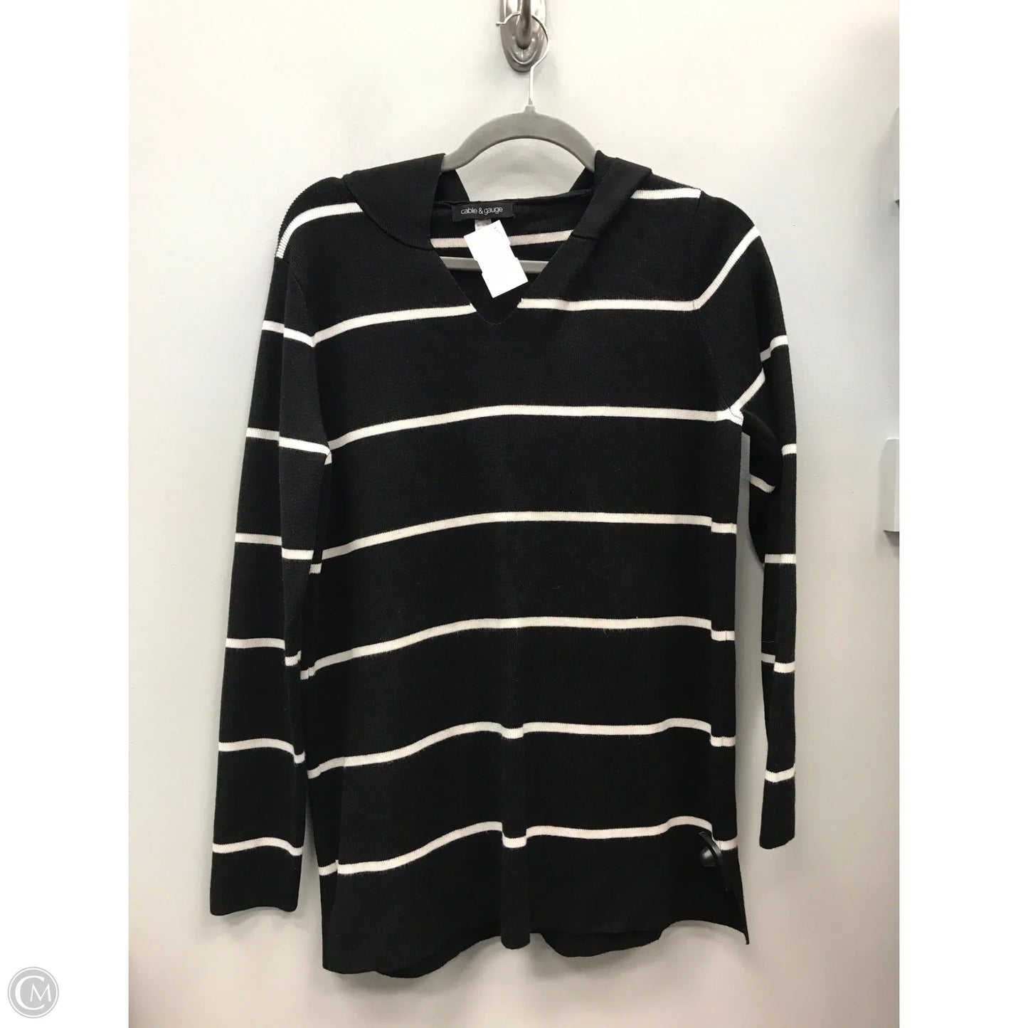 Sweater By Cable And Gauge In Striped Pattern, Size: M
