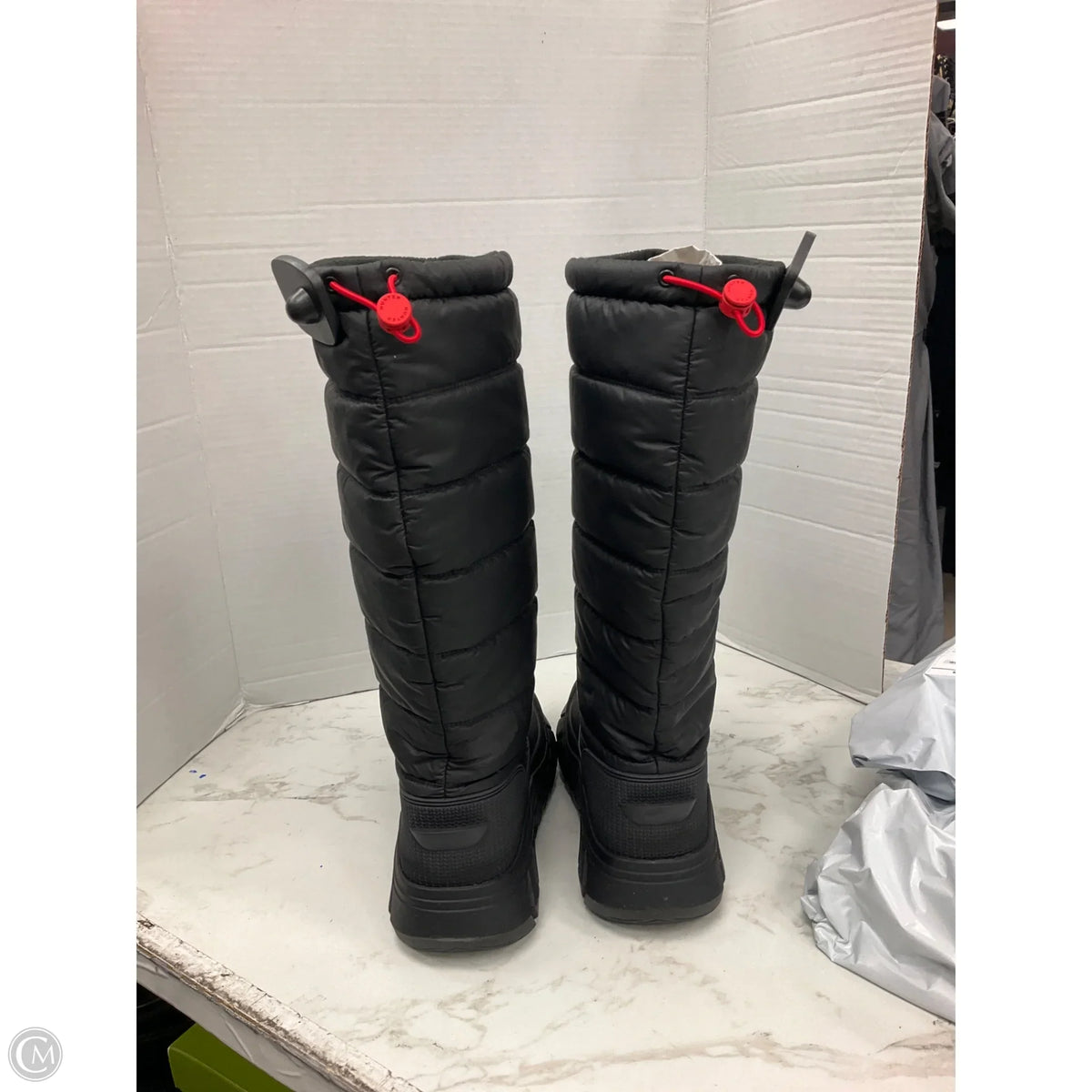 Boots Designer By Hunter In Black, Size: 8
