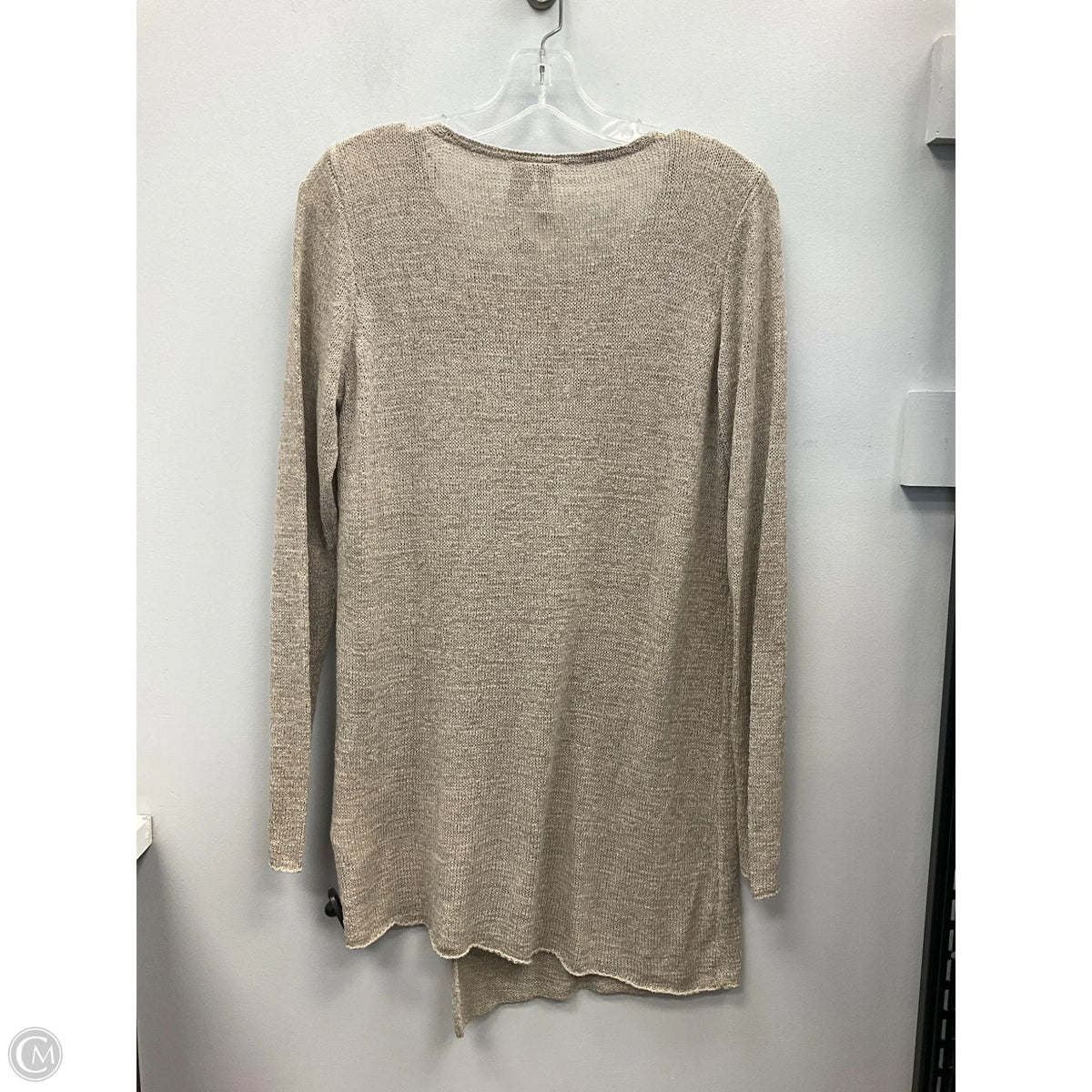 Top Long Sleeve By Divided In Tan, Size: S