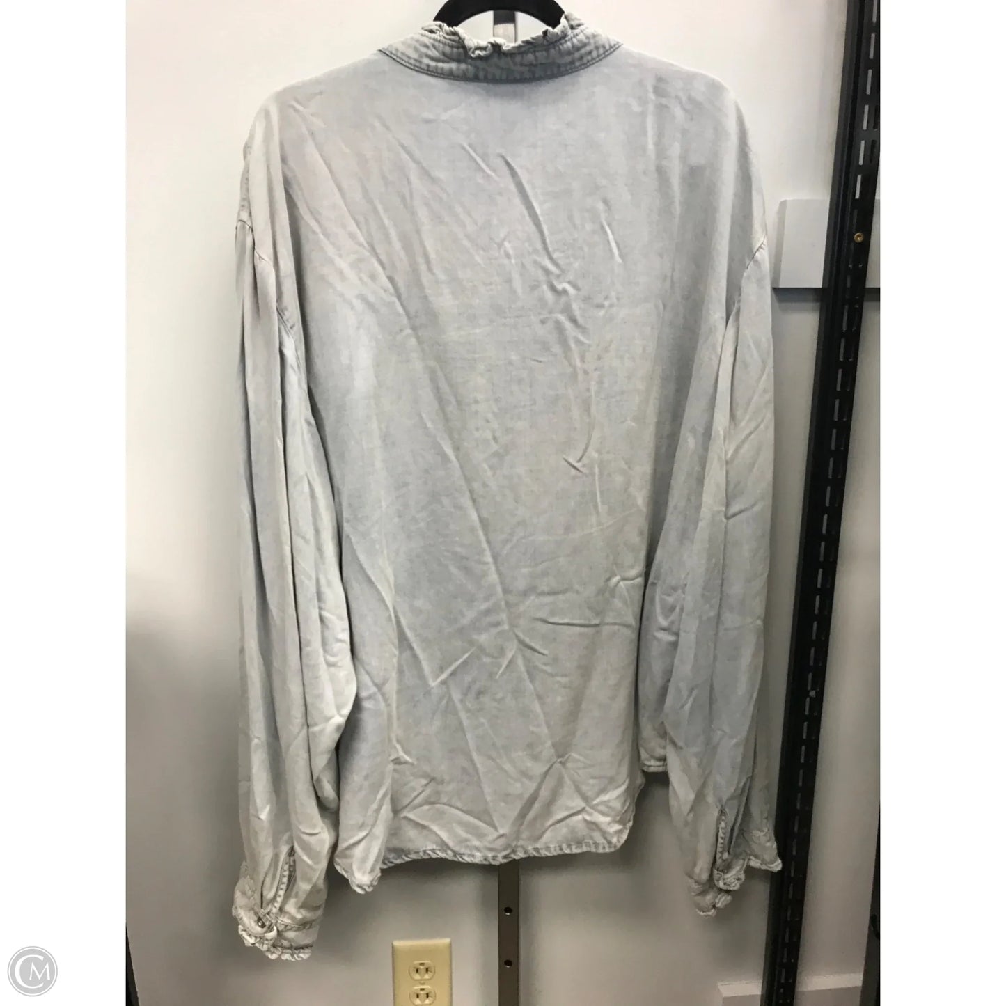 Top Long Sleeve By Chicsoul In Blue Denim, Size: 3x