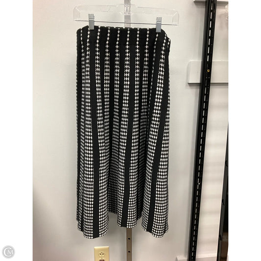 Skirt Midi By Clothes Mentor In Black & White, Size: L