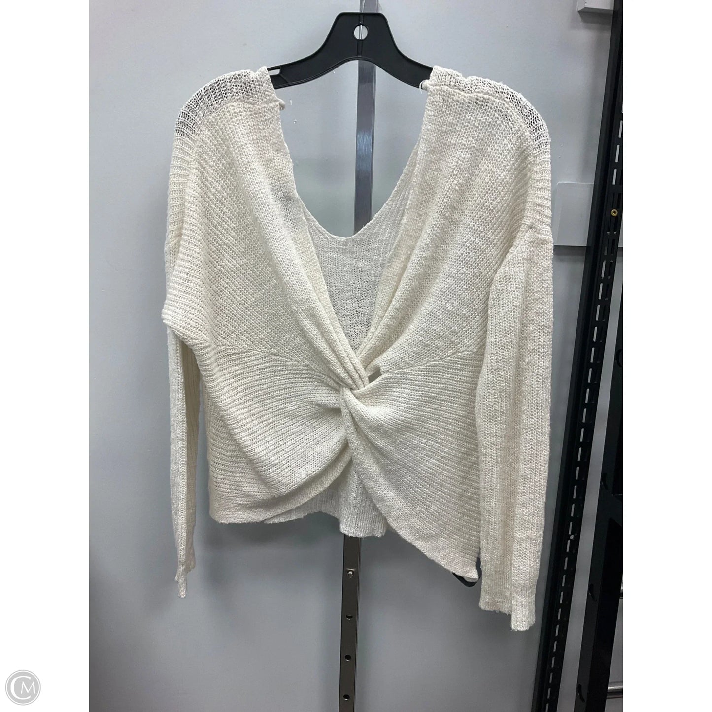 Top Long Sleeve By Moon And Madison In Cream, Size: L