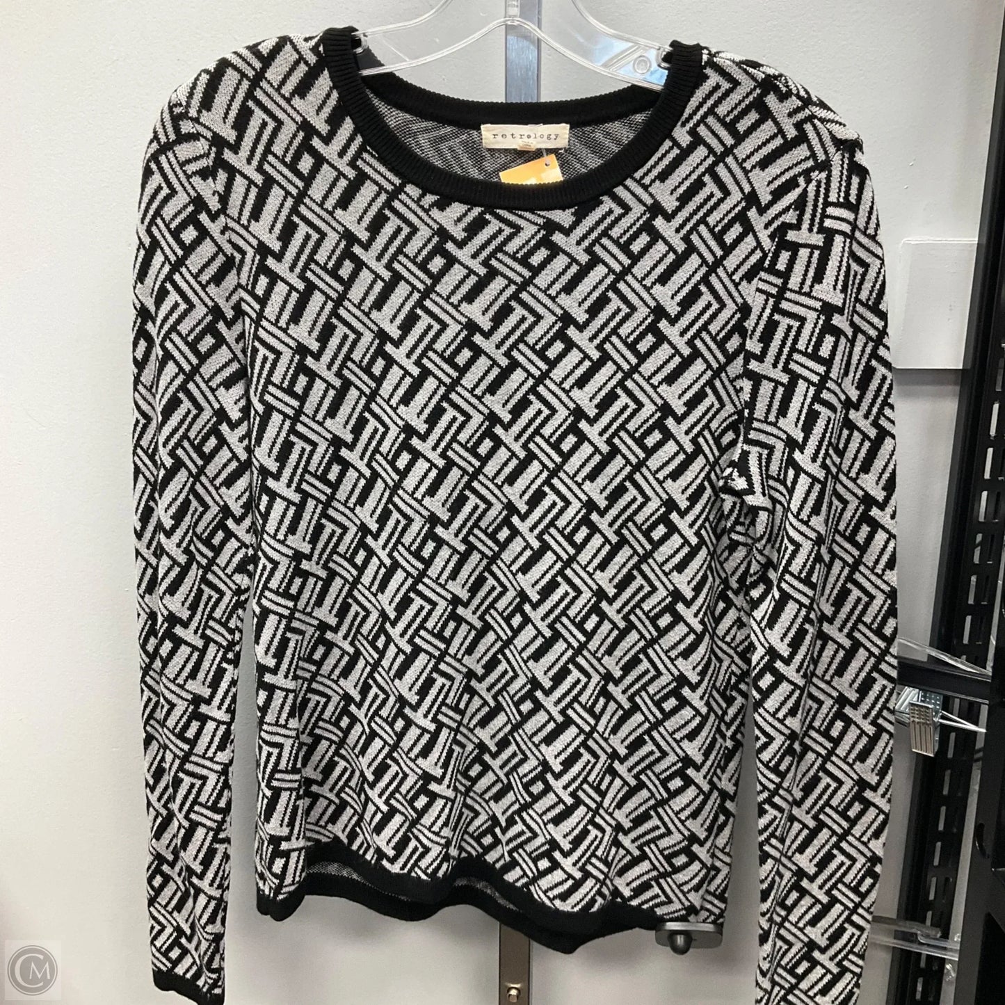 Top Long Sleeve By Retrology In Black & Grey, Size: S