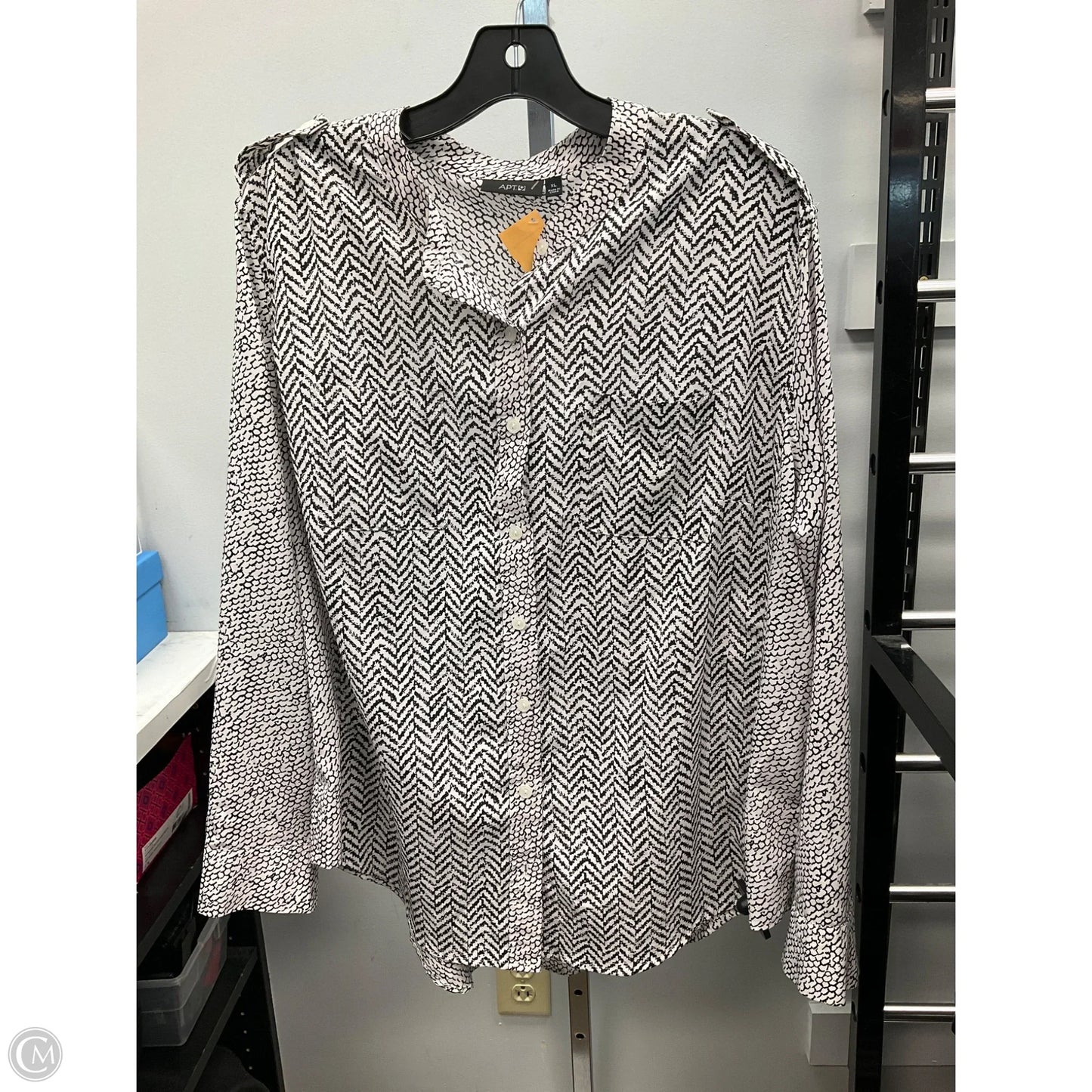 Top Long Sleeve By Apt 9 In Black & White, Size: Xl