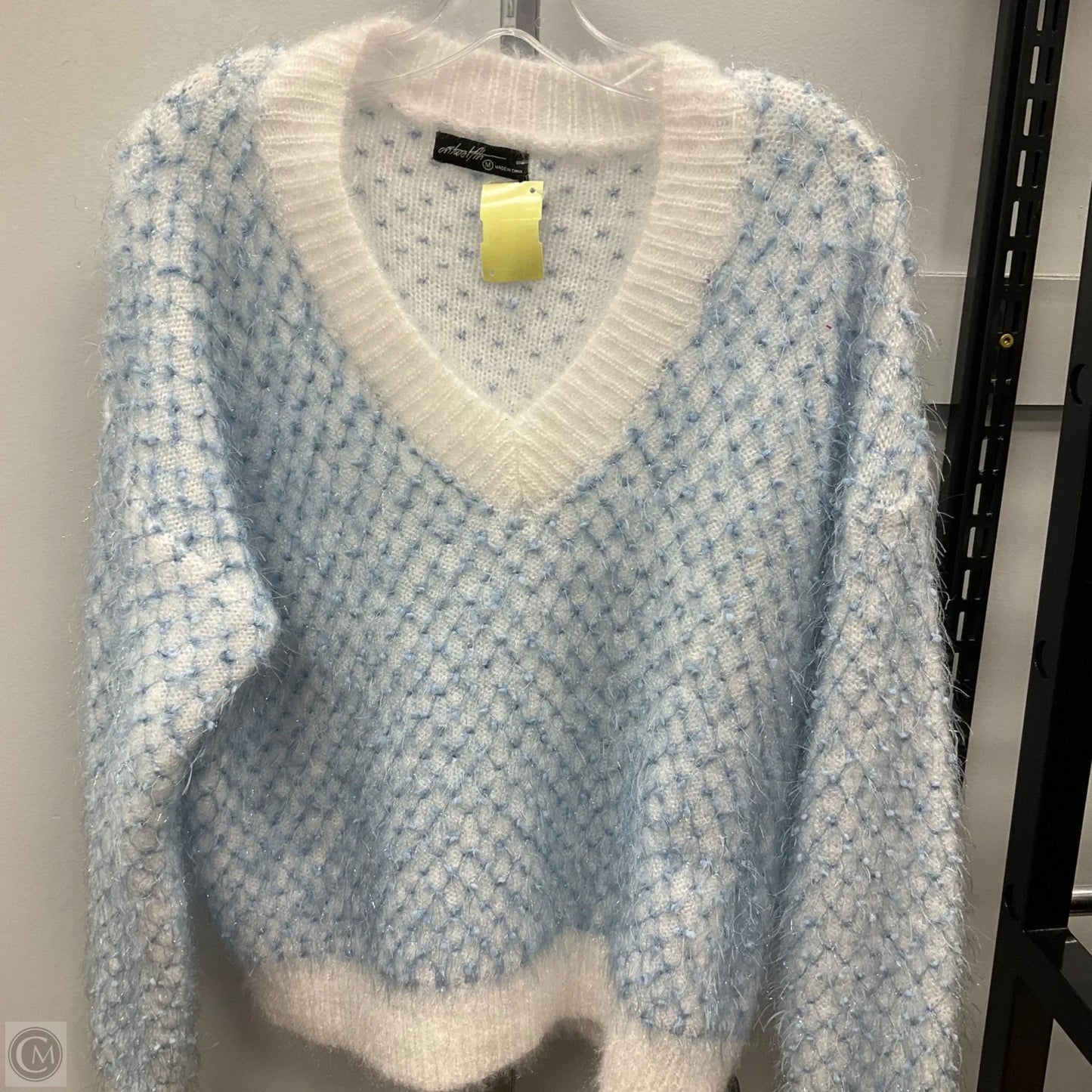 Sweater By Clothes Mentor In Blue & Cream, Size: M