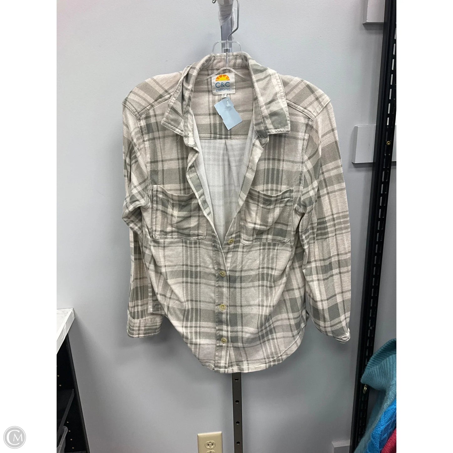 Top Long Sleeve By C And C In Plaid Pattern, Size: M