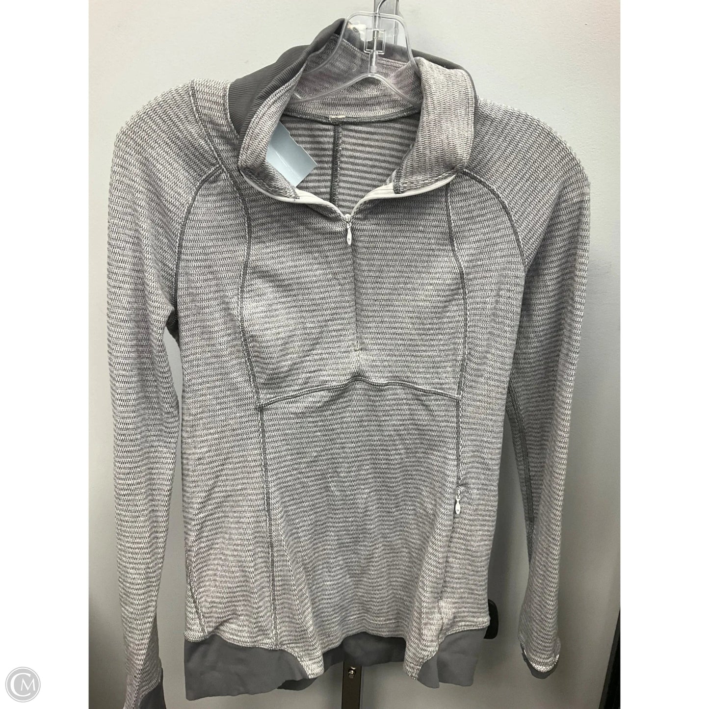 Athletic Top Long Sleeve Collar By Lululemon In Grey, Size: M