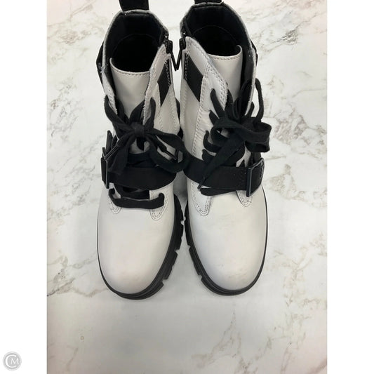 Boots Designer By Ugg In Black & White, Size: 9