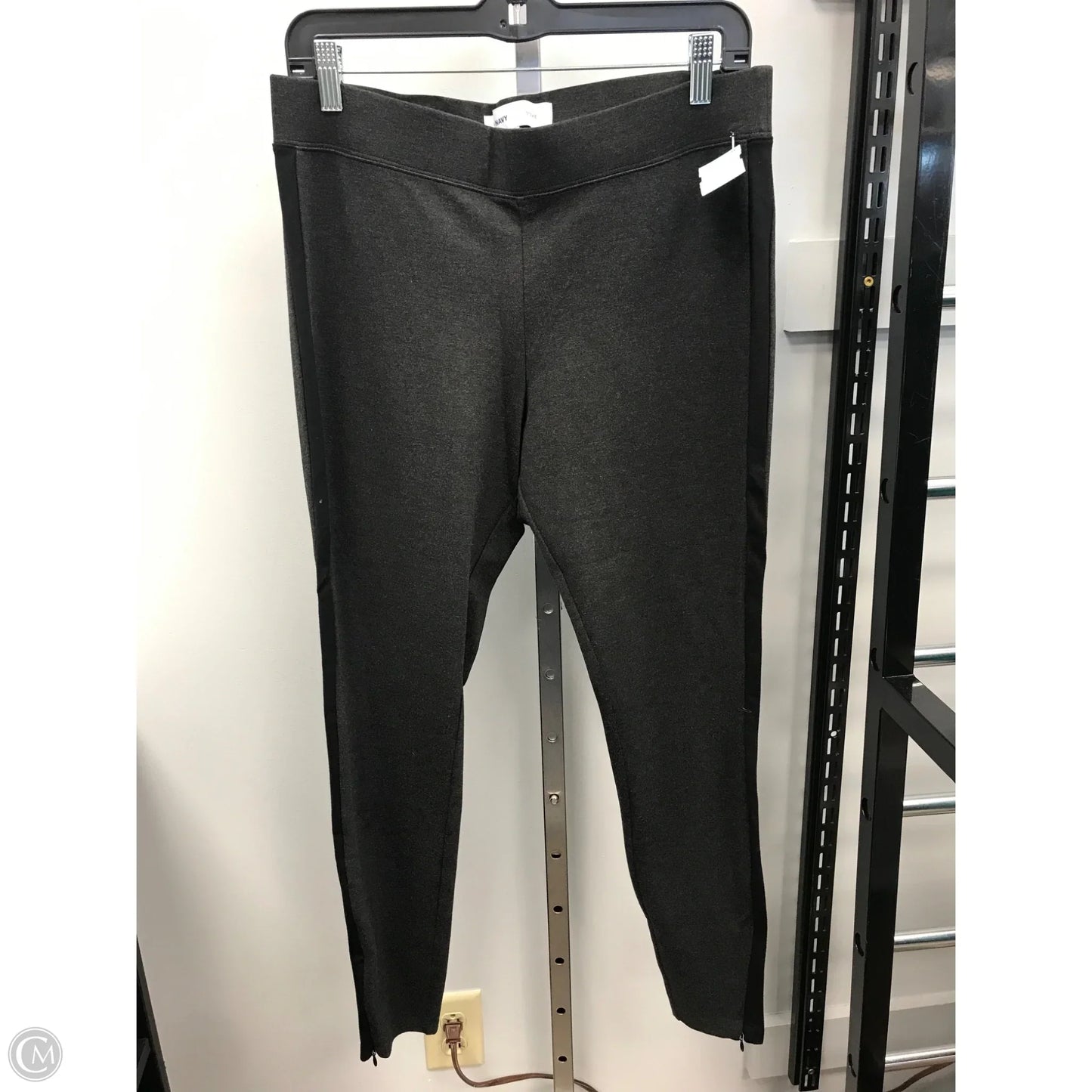 Pants Leggings By Old Navy In Grey, Size: L