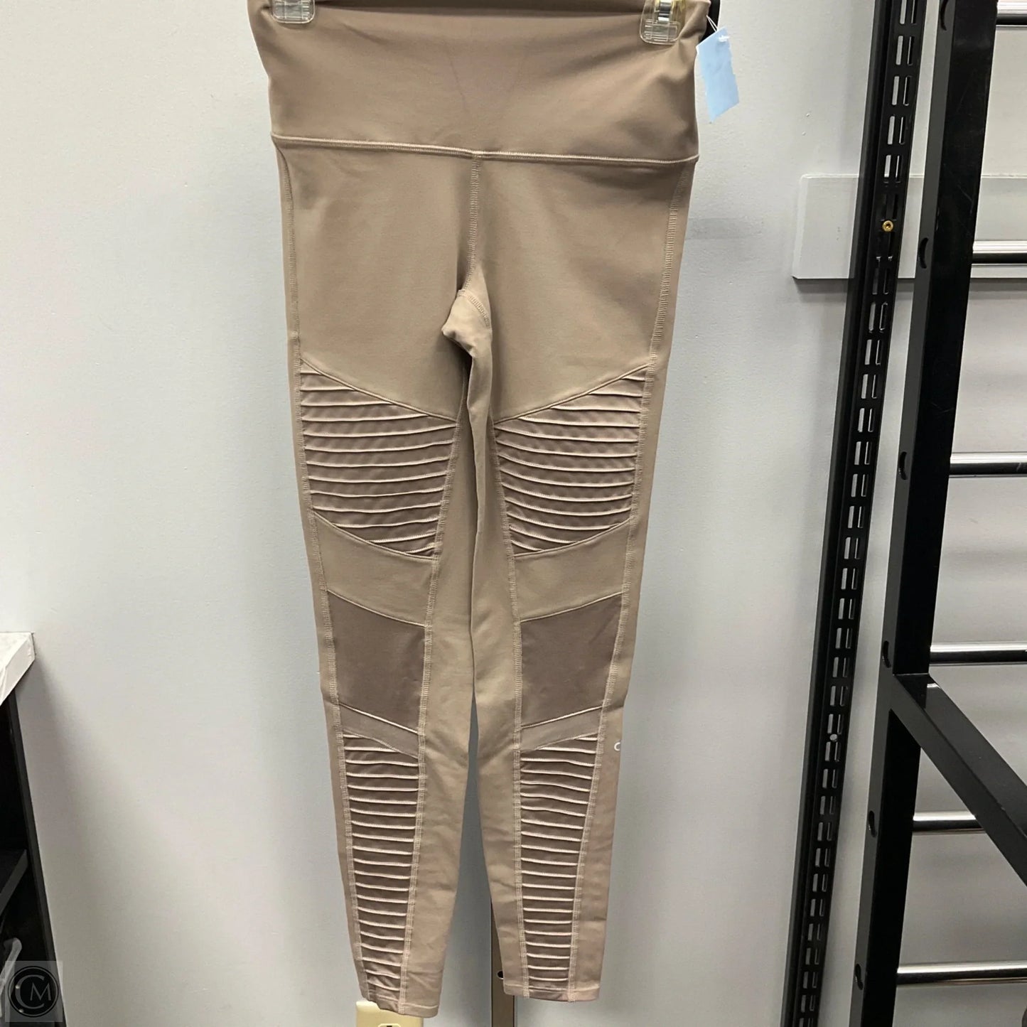 Athletic Leggings By Alo In Taupe, Size: M