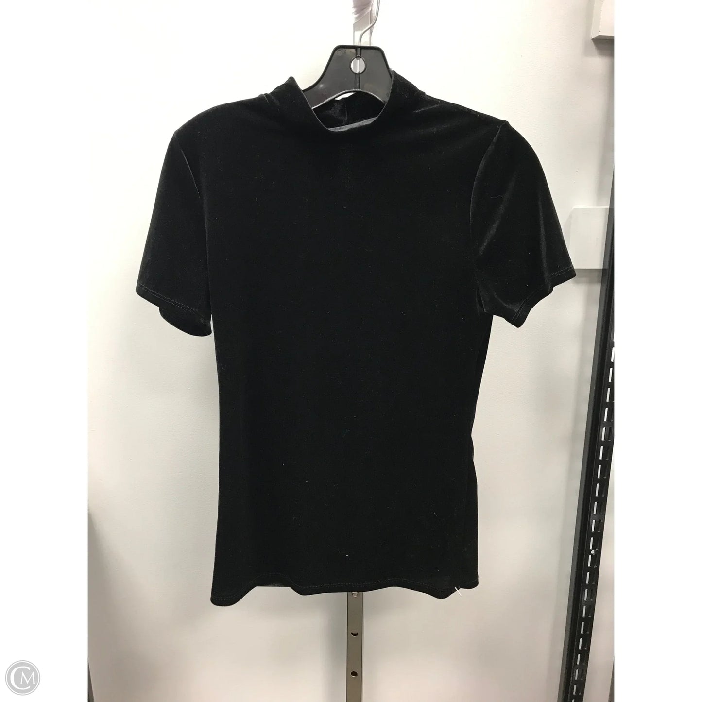 Top Short Sleeve By Ambiance Apparel In Black, Size: M