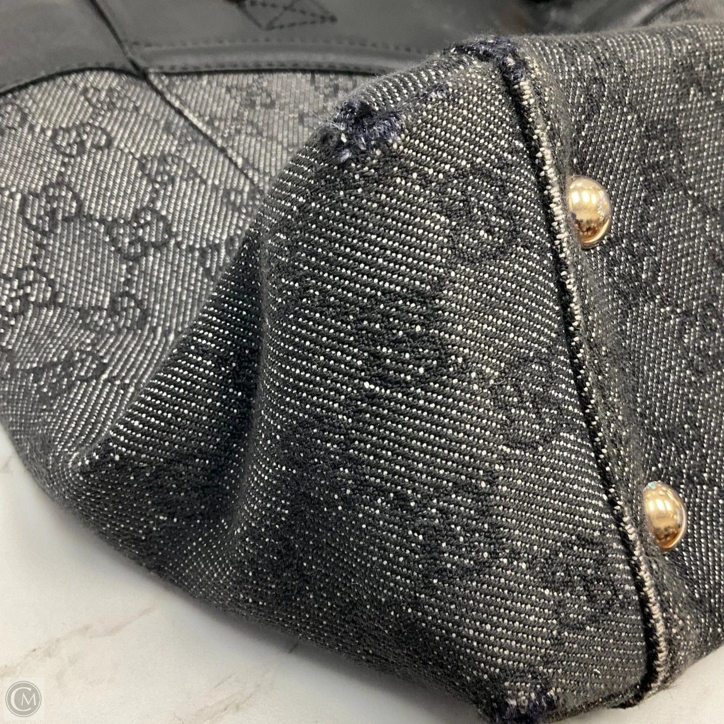 Tote Luxury Designer By Gucci, Size: Medium