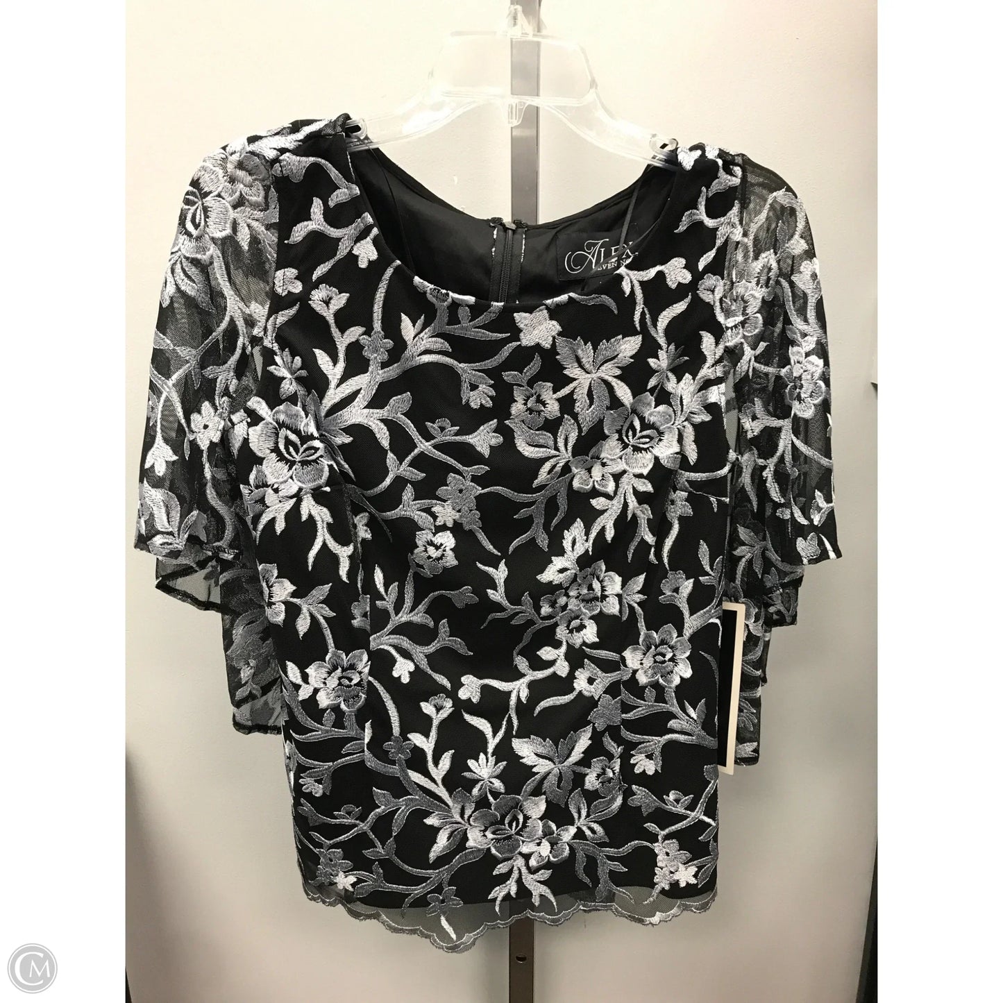 Top Short Sleeve By Alex Evenings In Black & Grey, Size: M