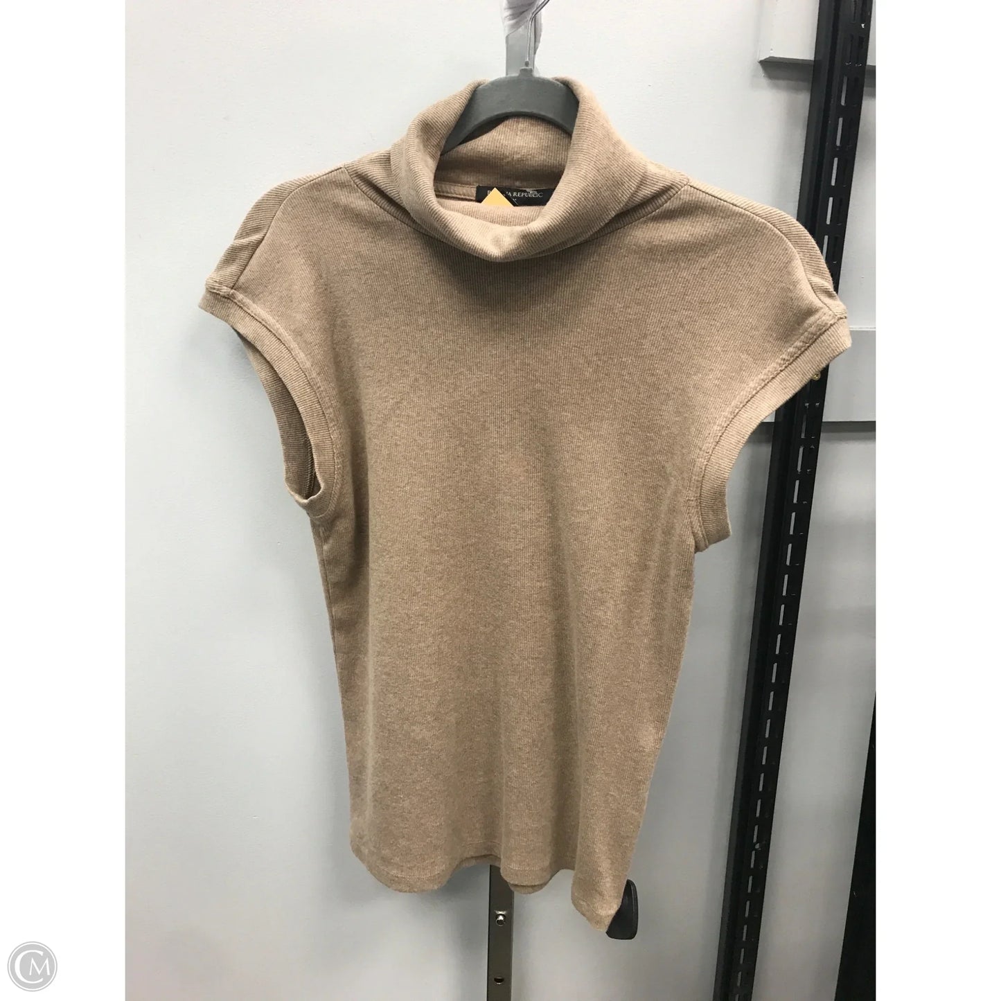 Top Sleeveless By Banana Republic In Tan, Size: S