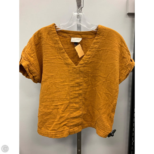 Top Short Sleeve By Universal Thread In Gold, Size: S