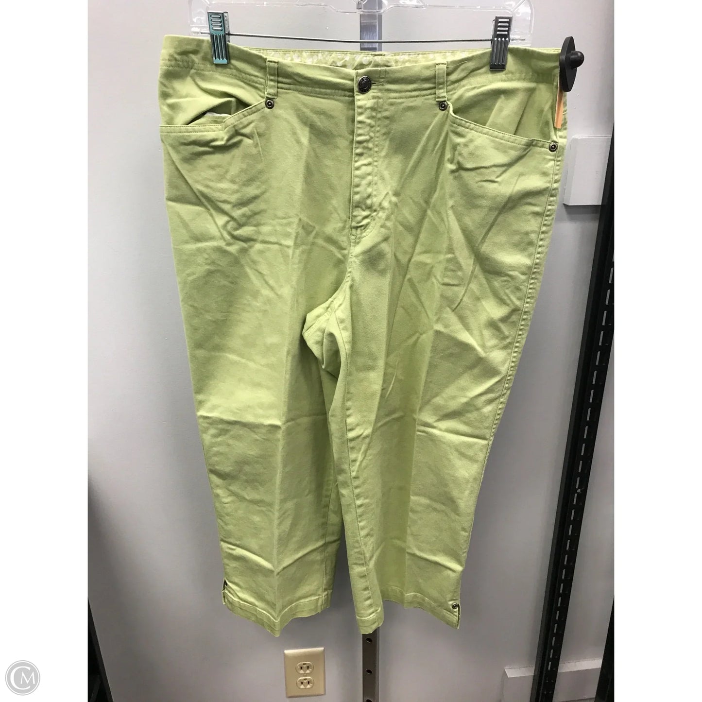 Capris By First Issue In Green, Size: 12