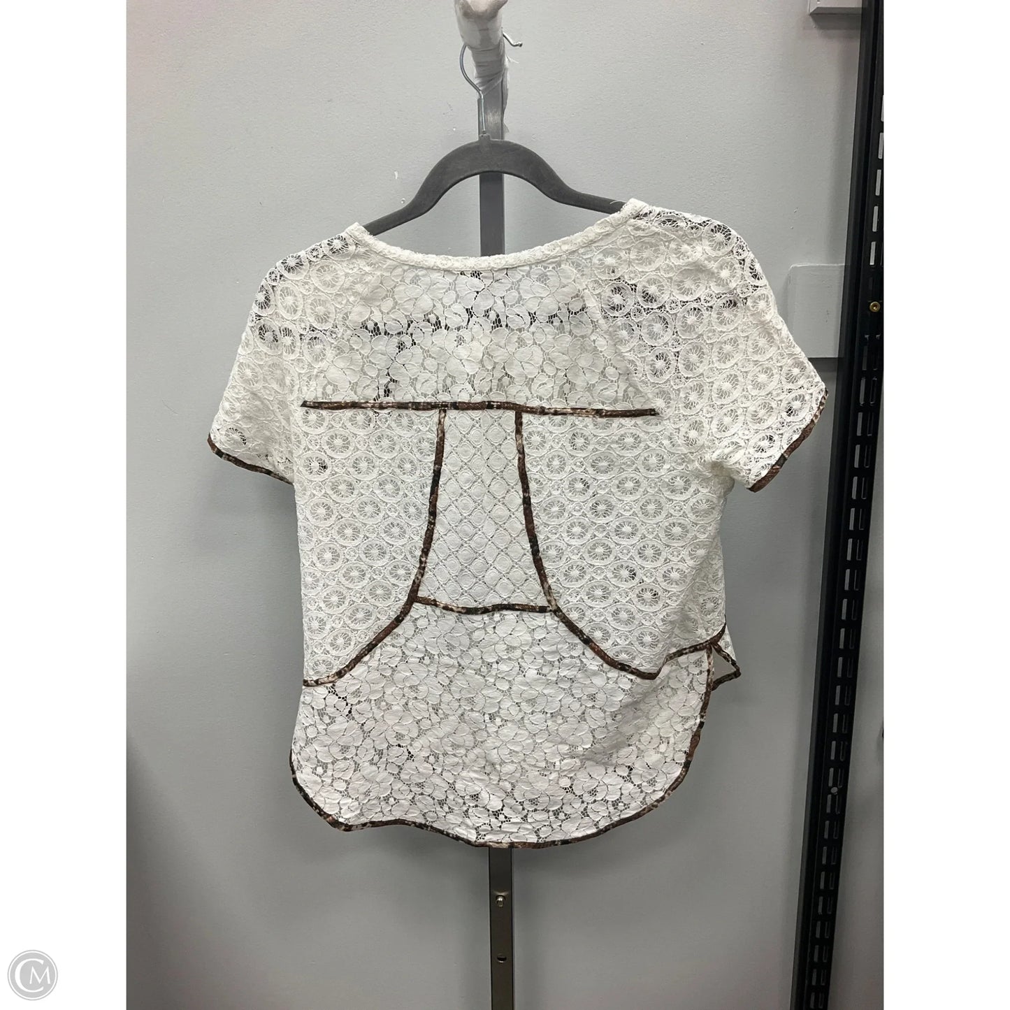 Top Short Sleeve By Bcbgmaxazria In White, Size: M