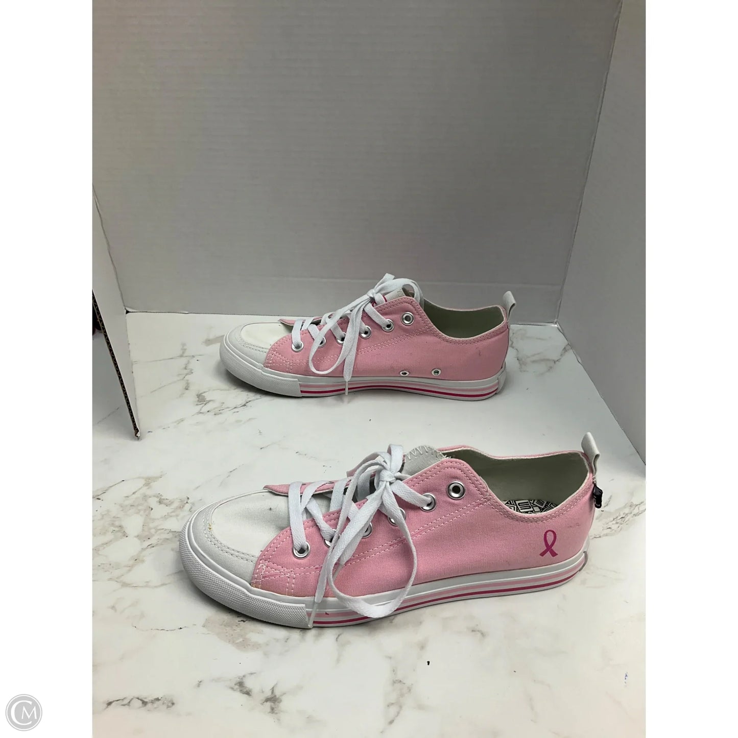 Shoes Sneakers By Clothes Mentor In Pink, Size: 9