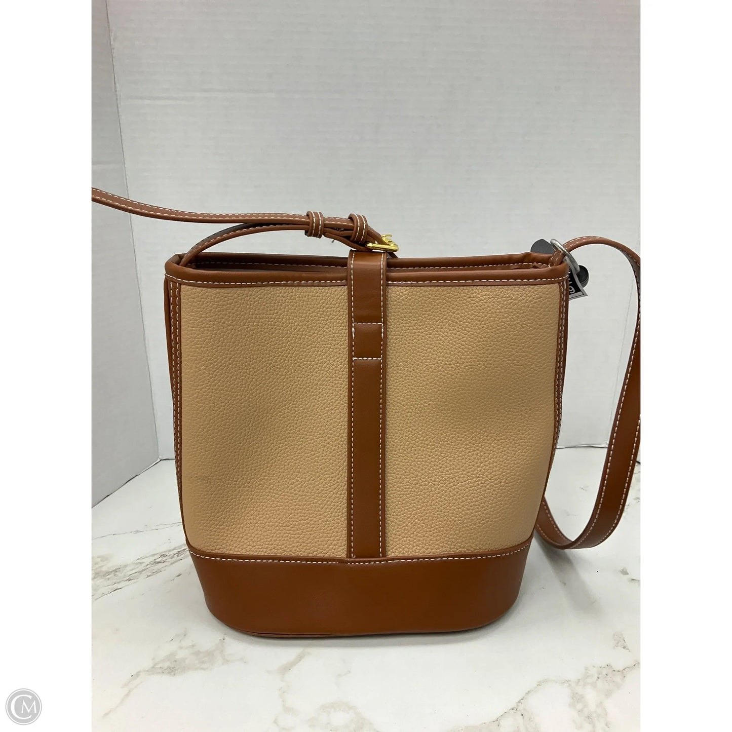 Crossbody By Clothes Mentor, Size: Medium