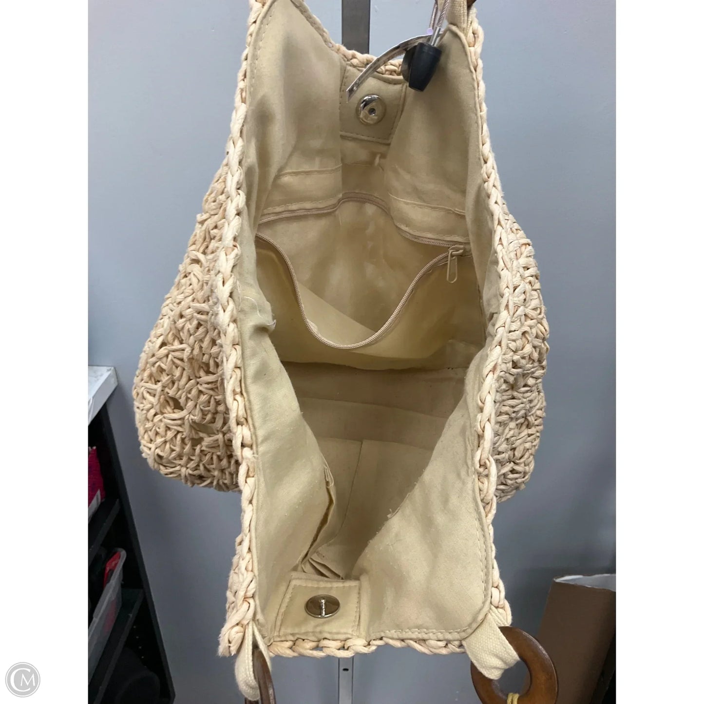 Tote By Clothes Mentor, Size: Medium