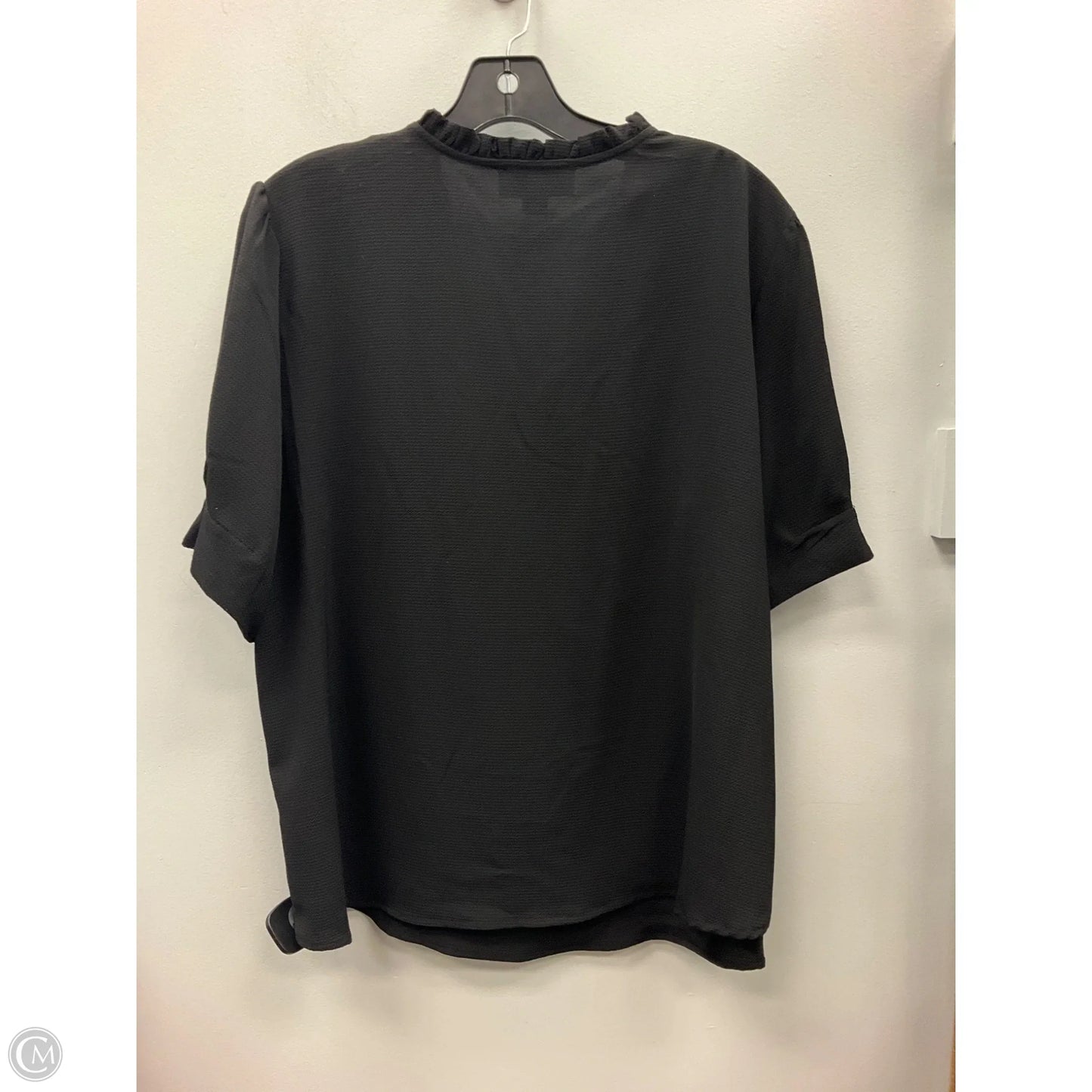 Top Short Sleeve By Cece In Black, Size: 1x