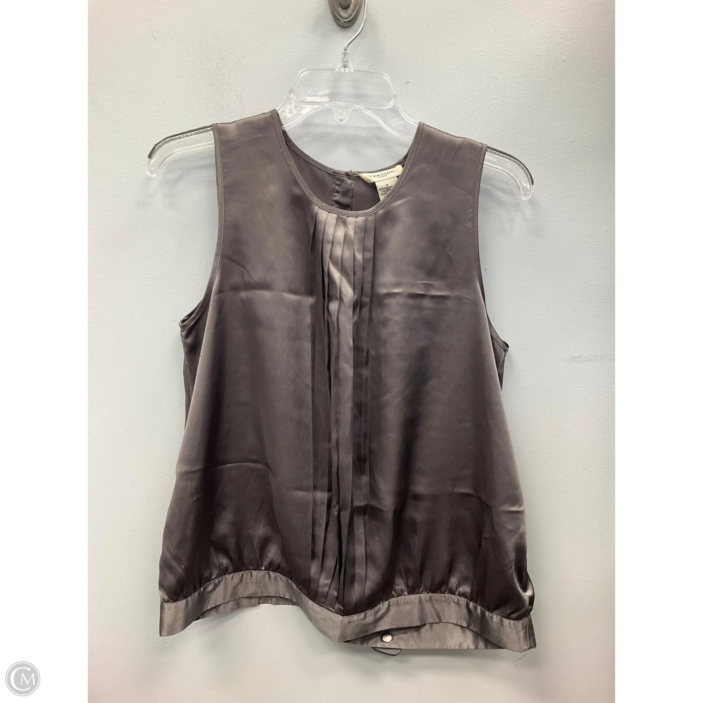 Top Sleeveless By Vertigo In Grey, Size: M