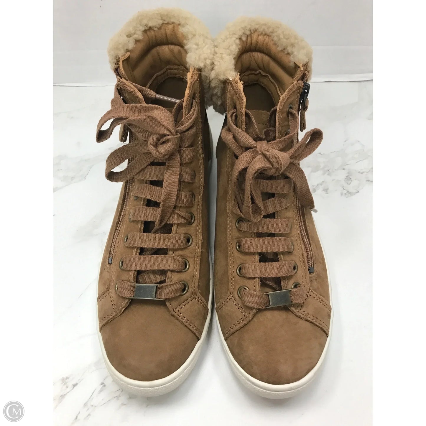 Shoes Designer By Ugg In Tan, Size: 9