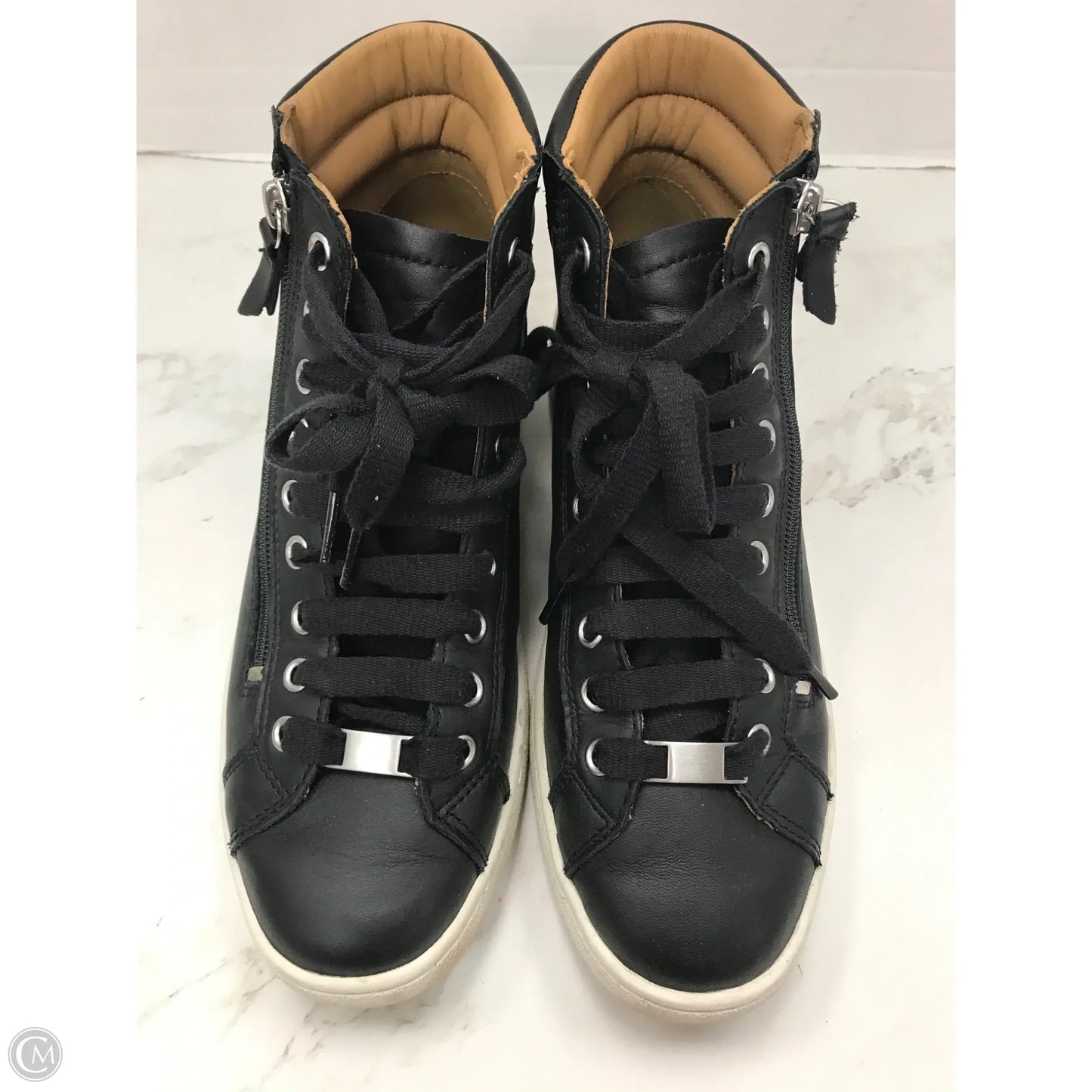 Shoes Designer By Ugg In Black, Size: 8.5