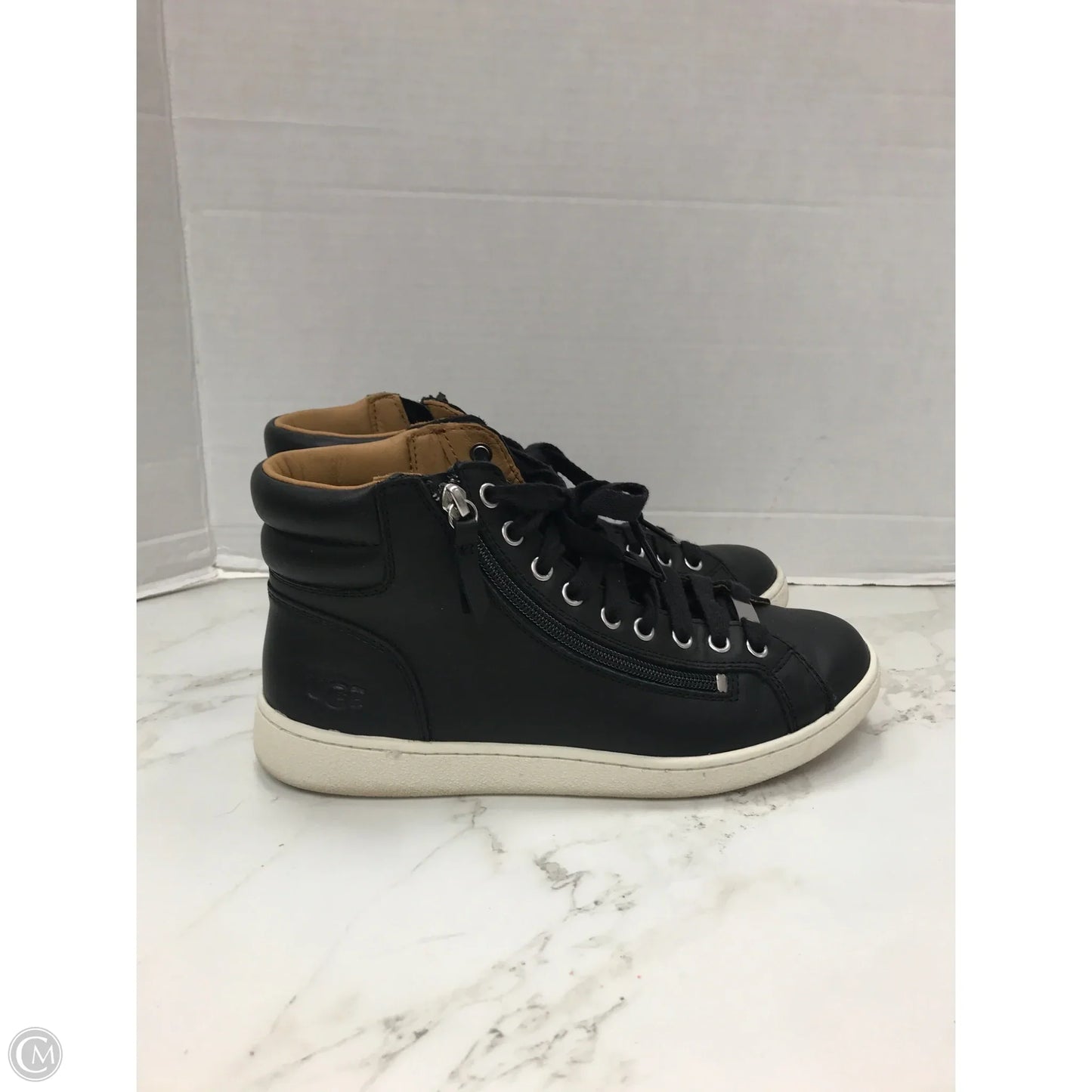 Shoes Designer By Ugg In Black, Size: 8.5