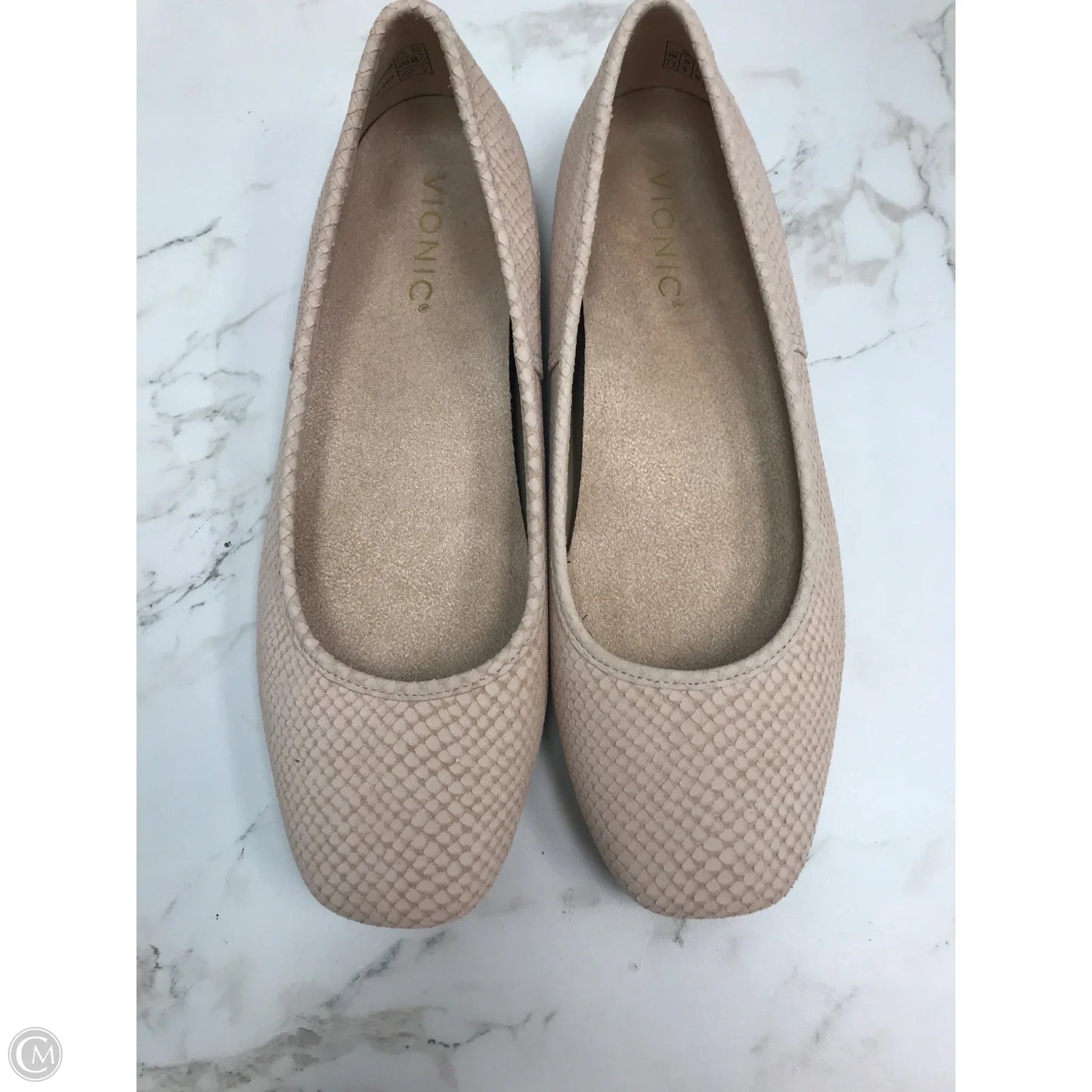Shoes Flats By Vionic In Cream, Size: 7.5